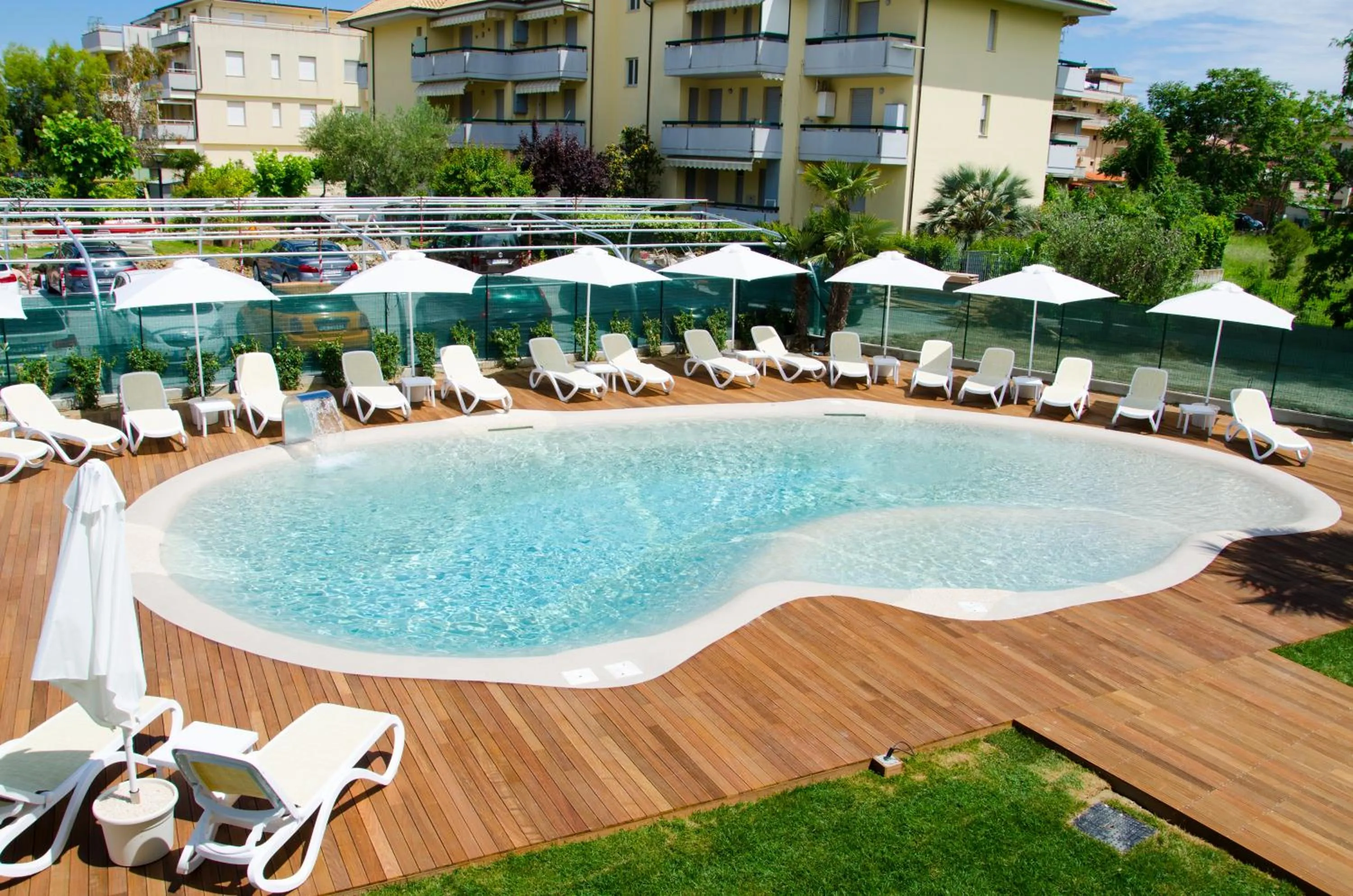 Hot Tub in Almaluna Hotel & Resort