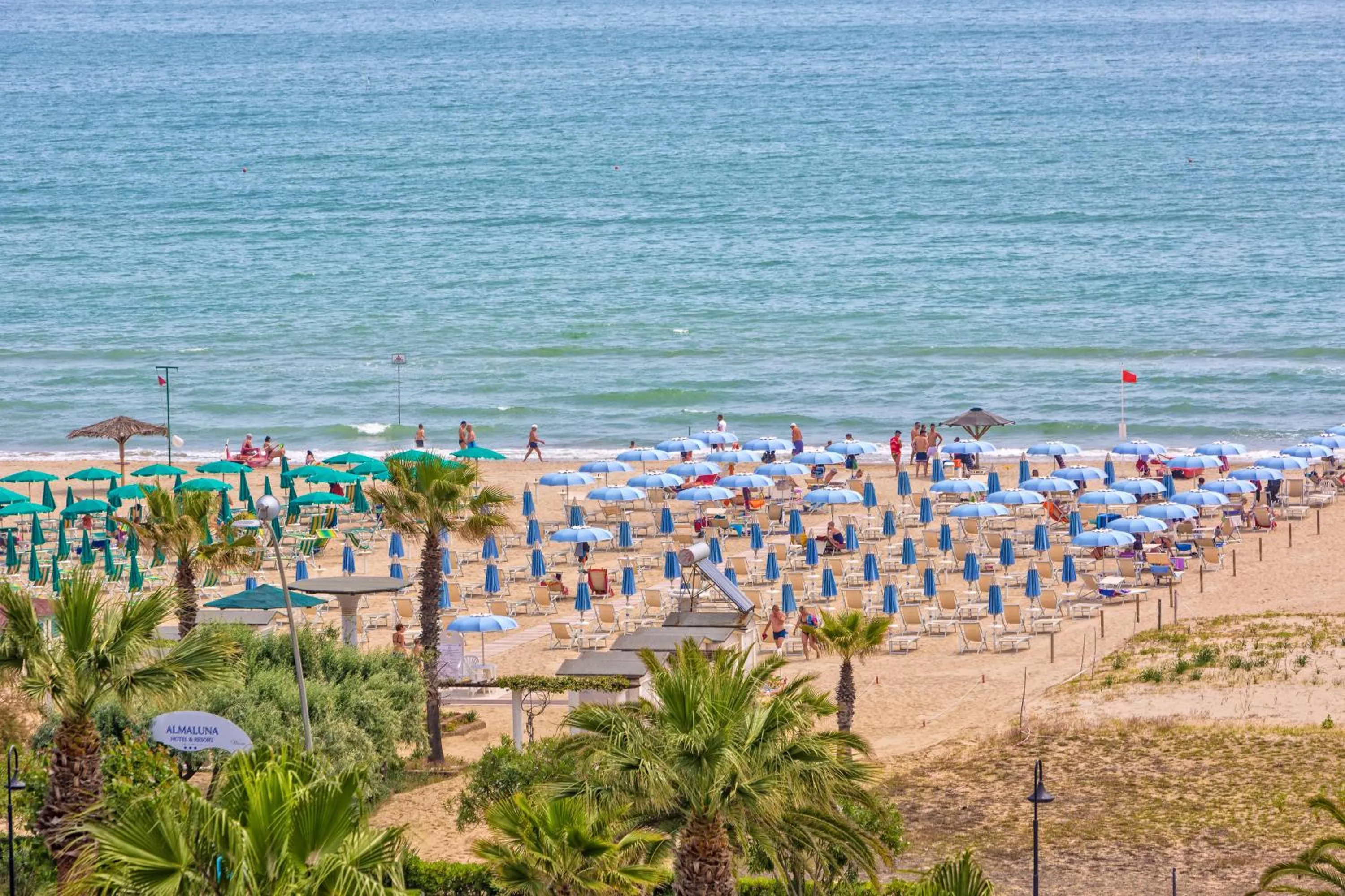 Beach in Almaluna Hotel & Resort