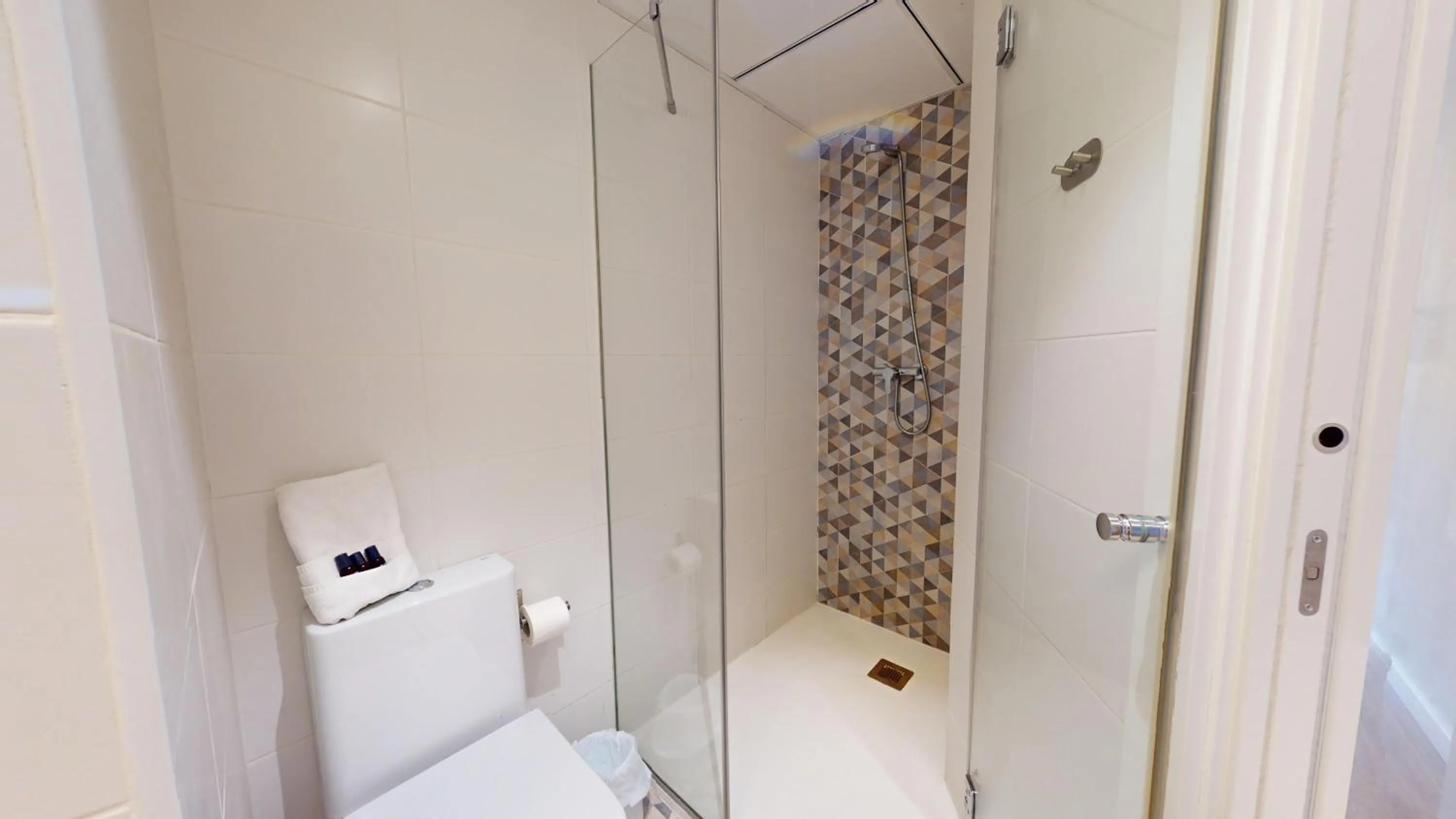 Bathroom in MyFlats Luxury City Center