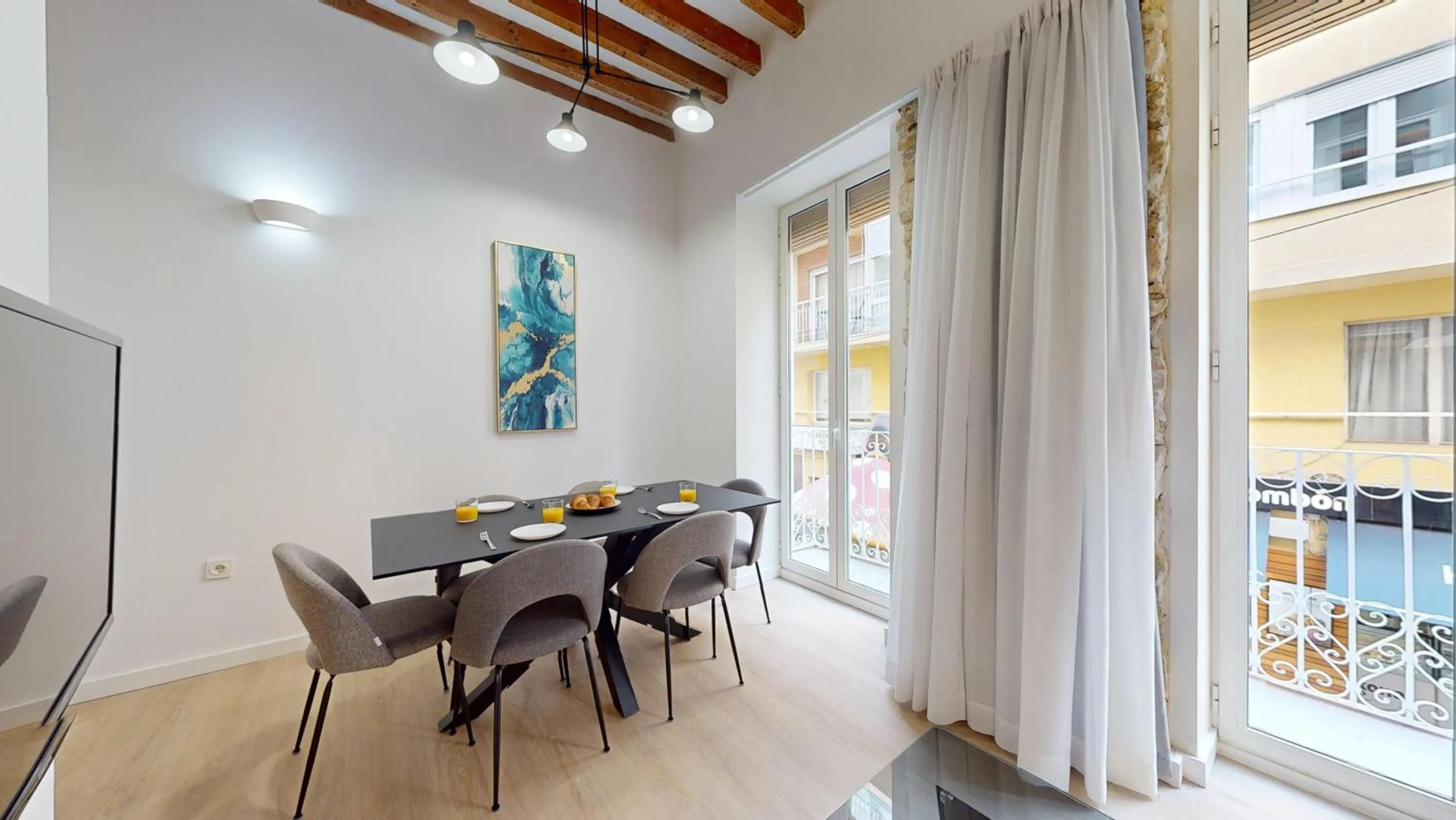 Dining area in MyFlats Luxury City Center