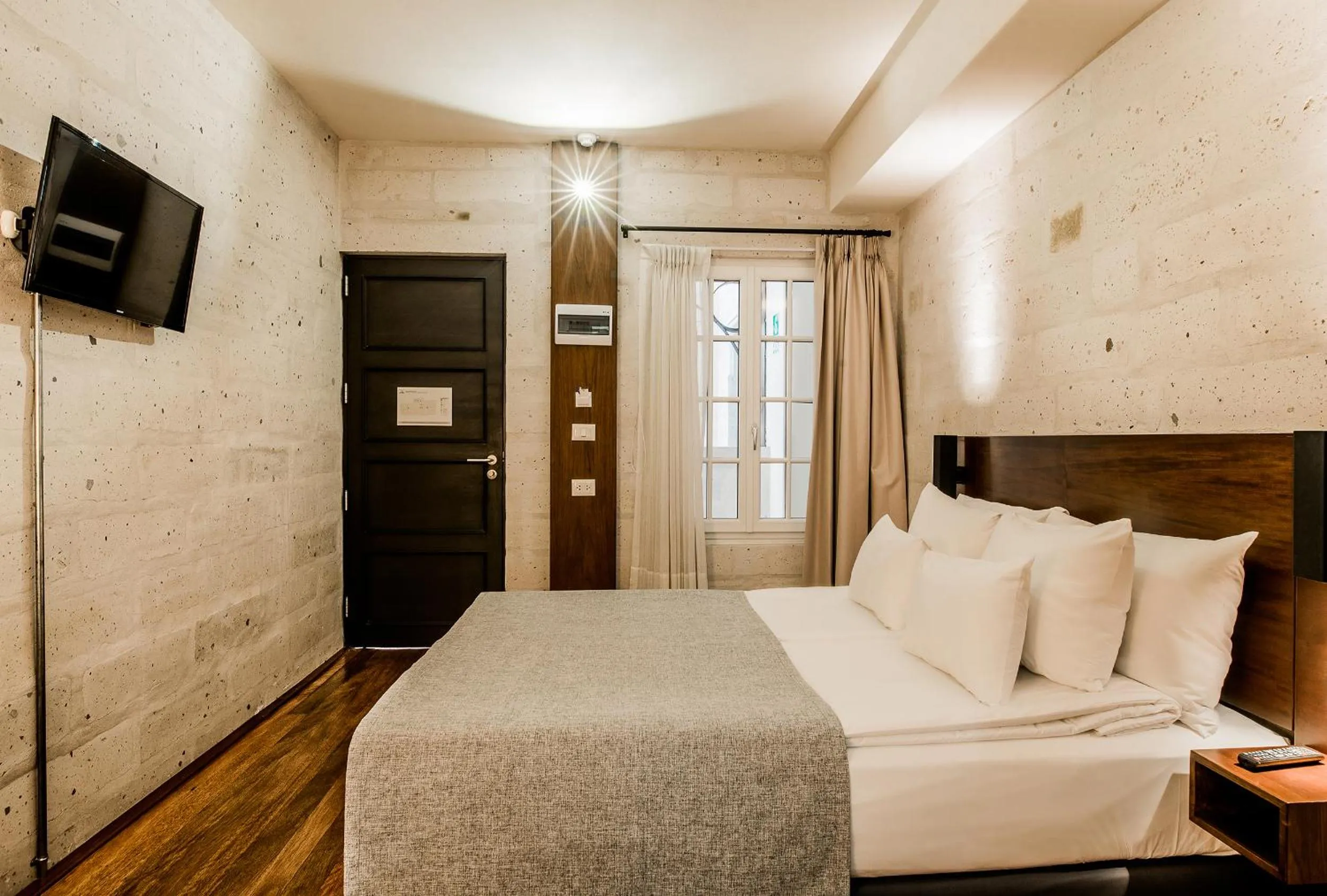 TV and multimedia, Bed in Palla Boutique Hotel