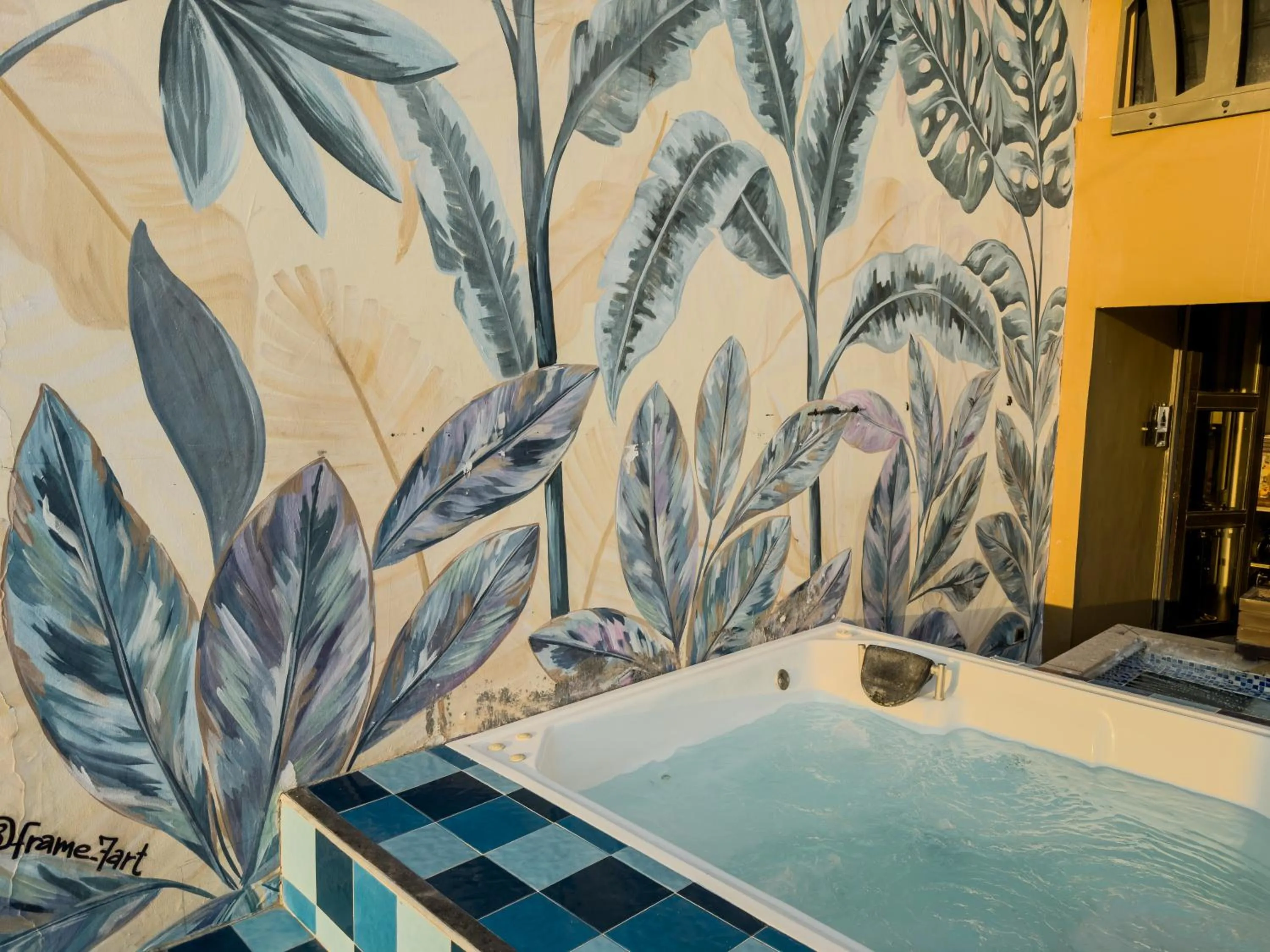 Hot Tub in Hotel Catedral Plaza