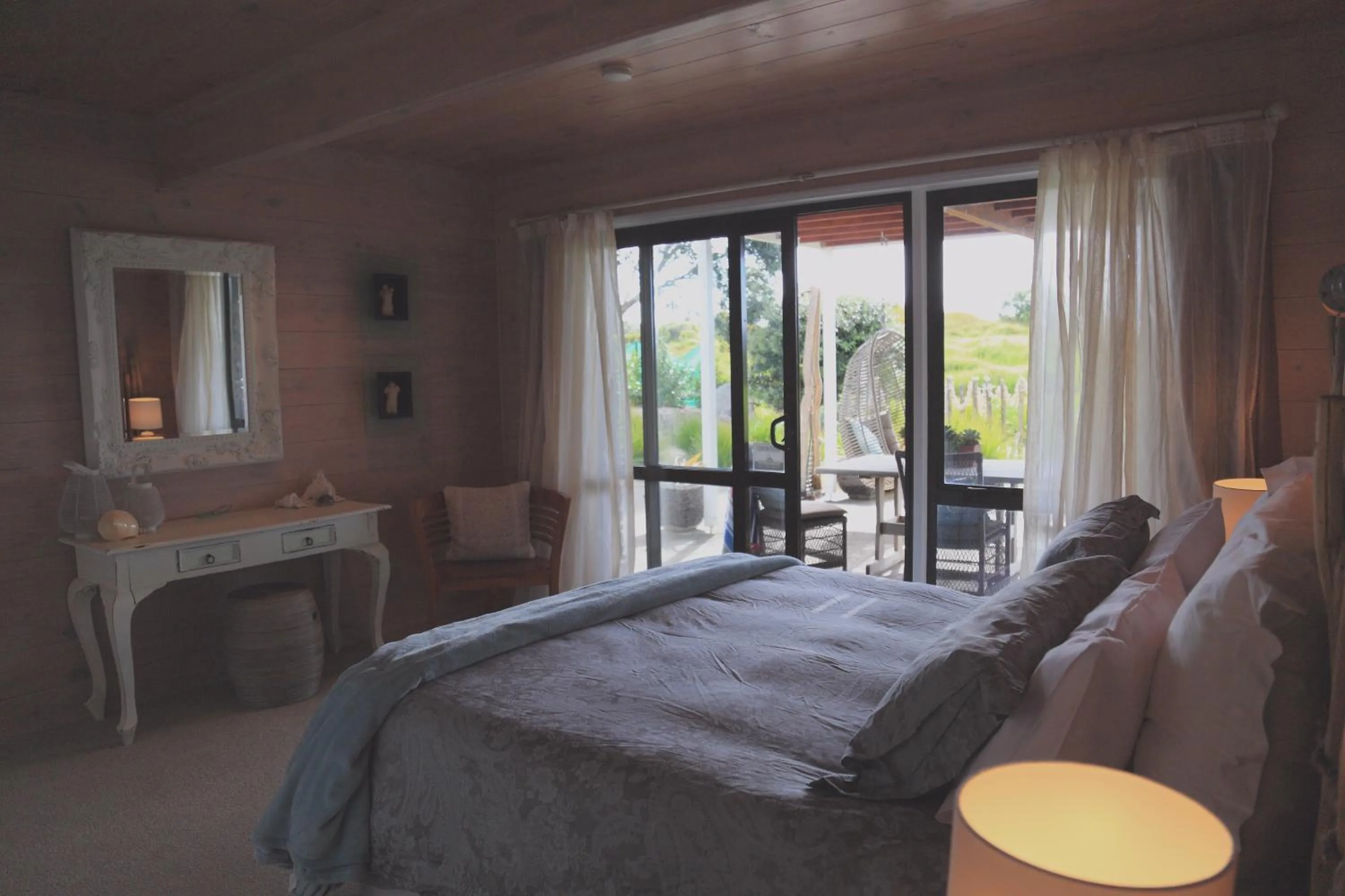Two-Bedroom Apartment in Two Bare Feet
