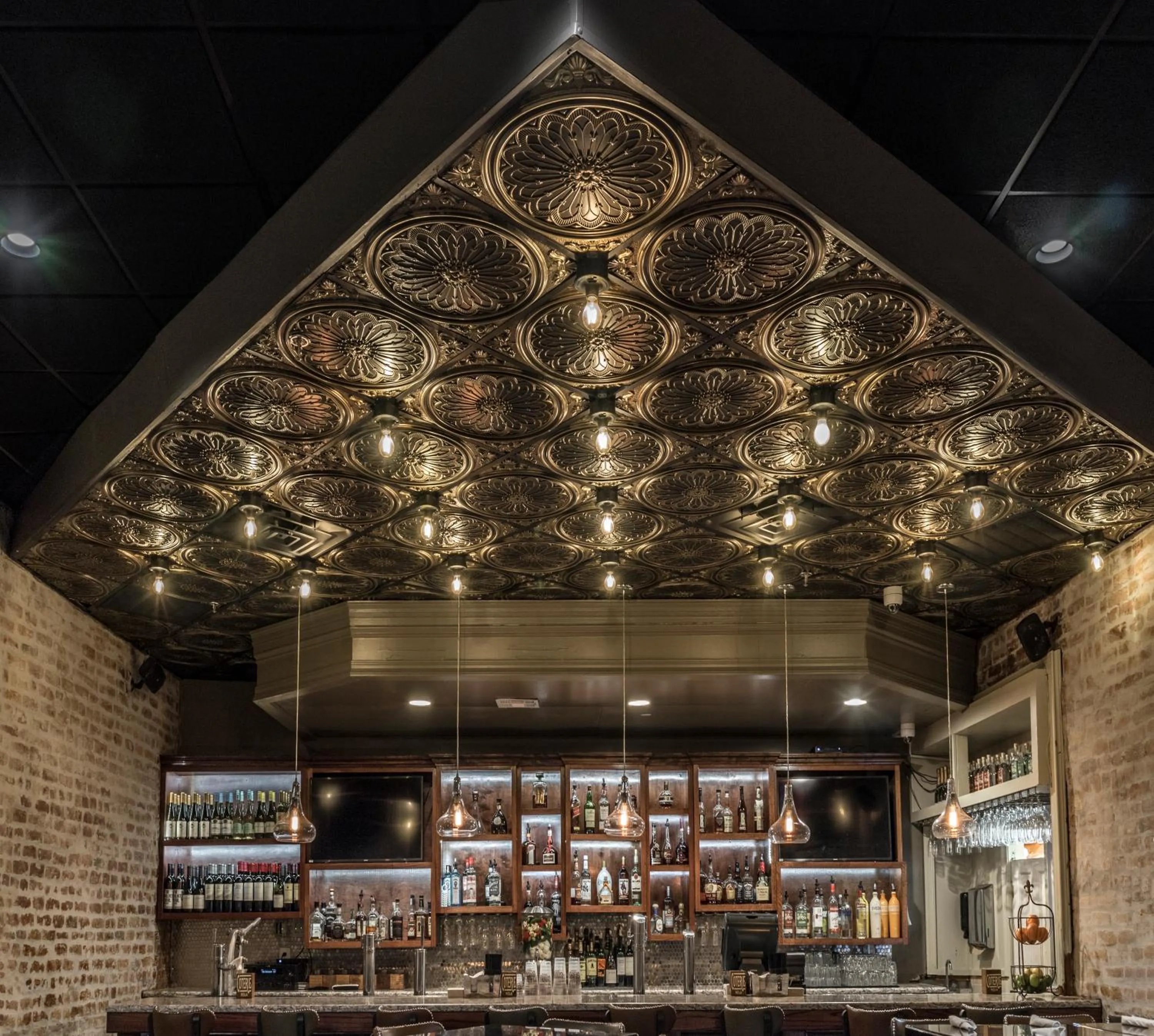 Restaurant/places to eat in La Galerie French Quarter Hotel