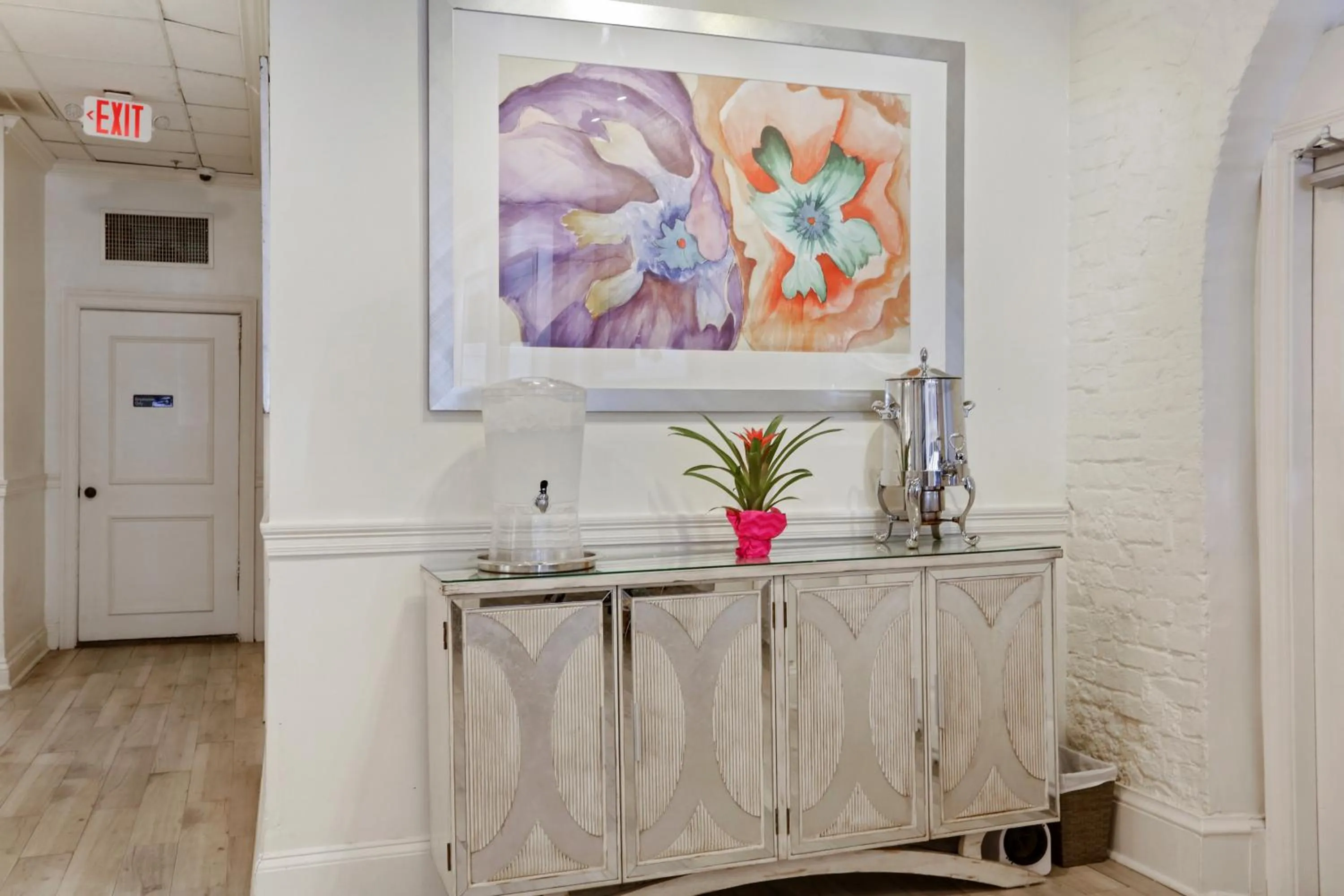 Non alcoholic drinks in La Galerie French Quarter Hotel