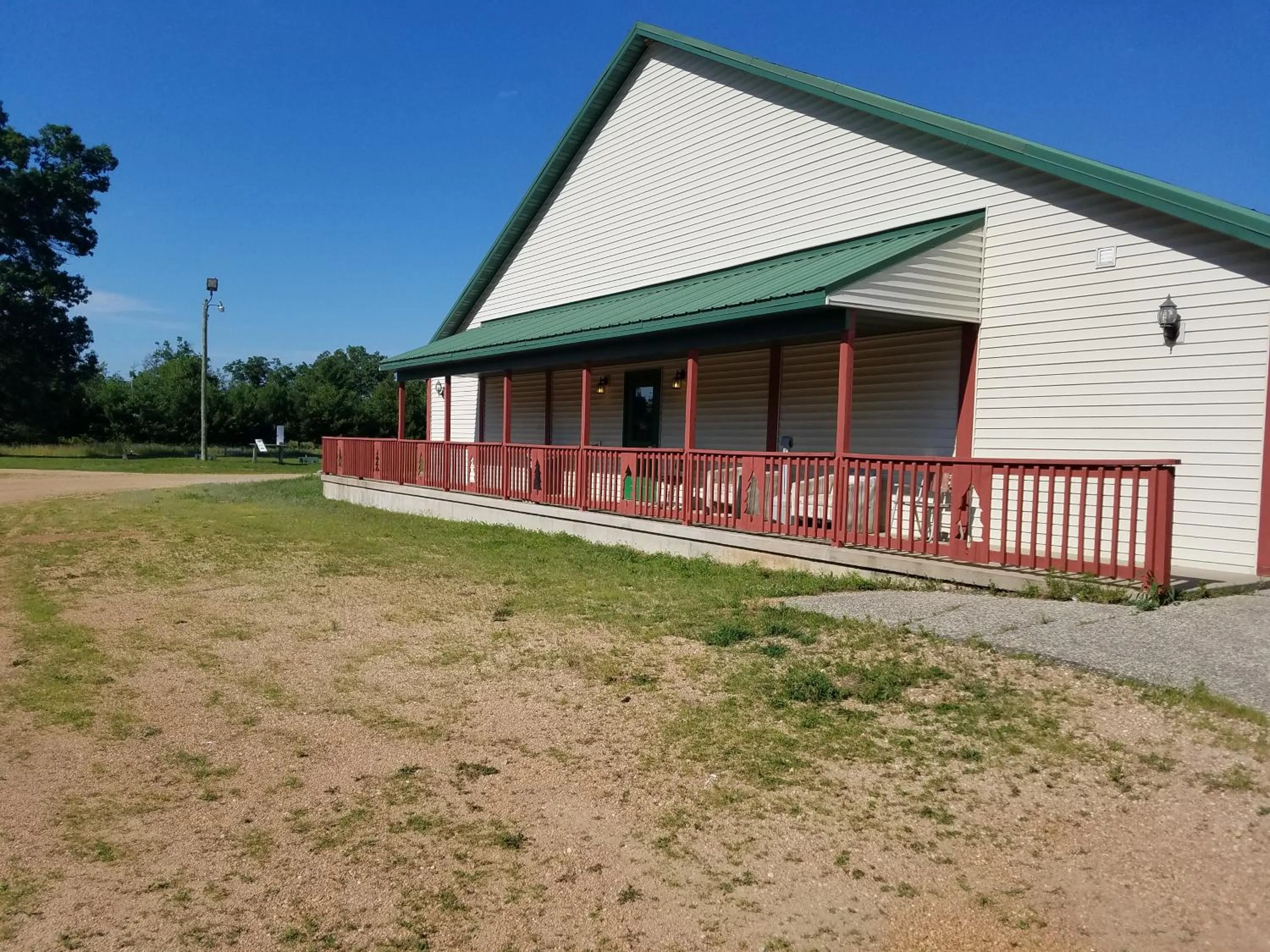 Property building in Inn of the Pines