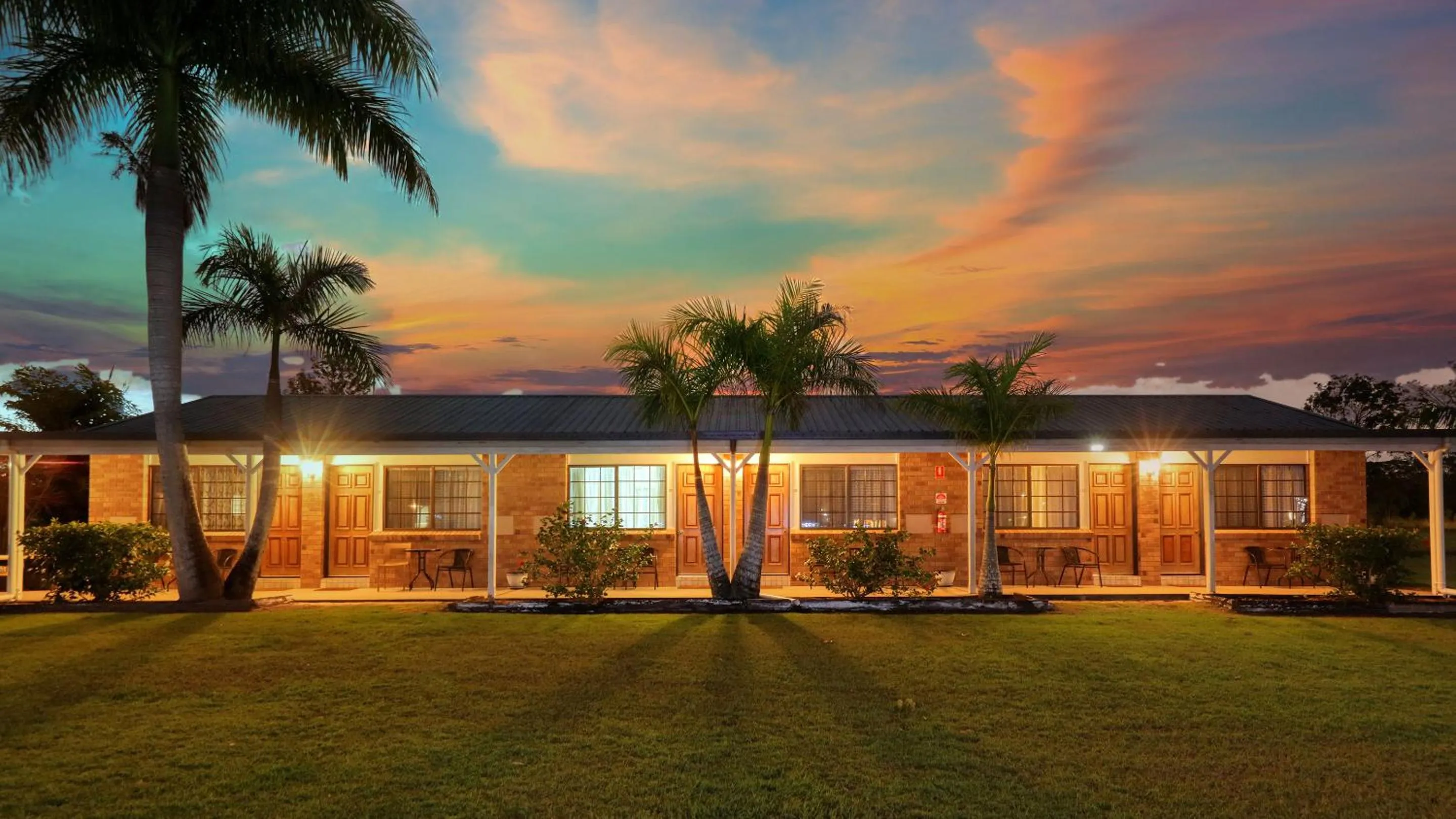 Property building in Koorawatha Homestead Motel