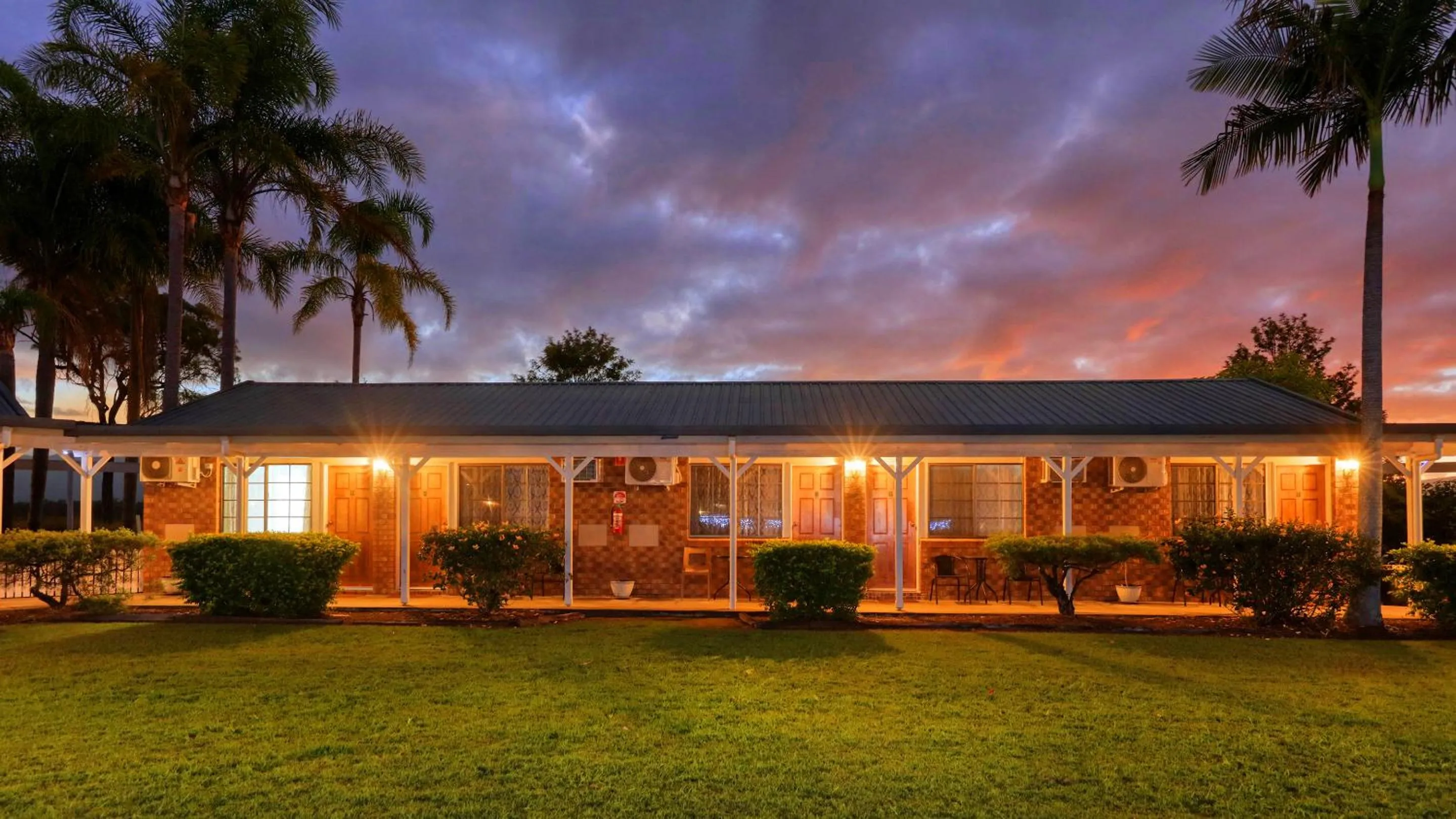Property building in Koorawatha Homestead Motel