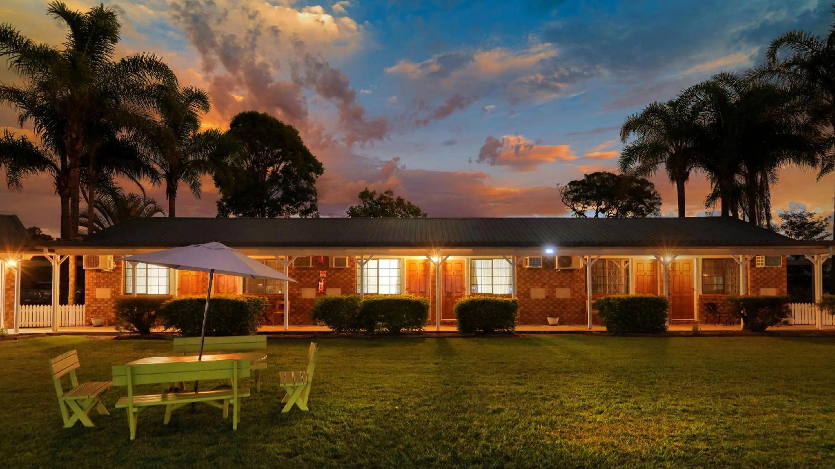 Property building in Koorawatha Homestead Motel