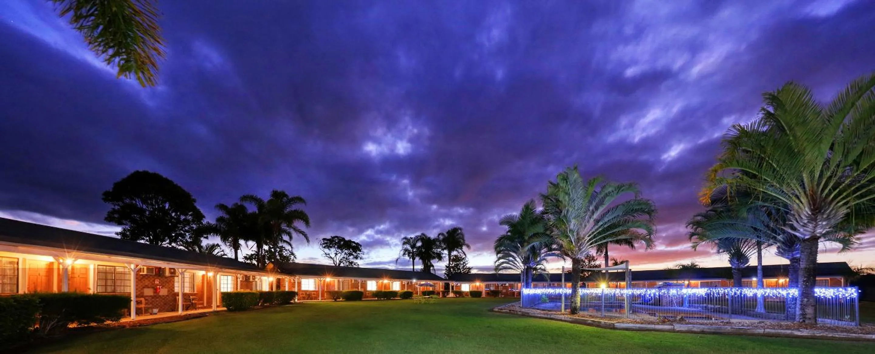 Swimming pool in Koorawatha Homestead Motel