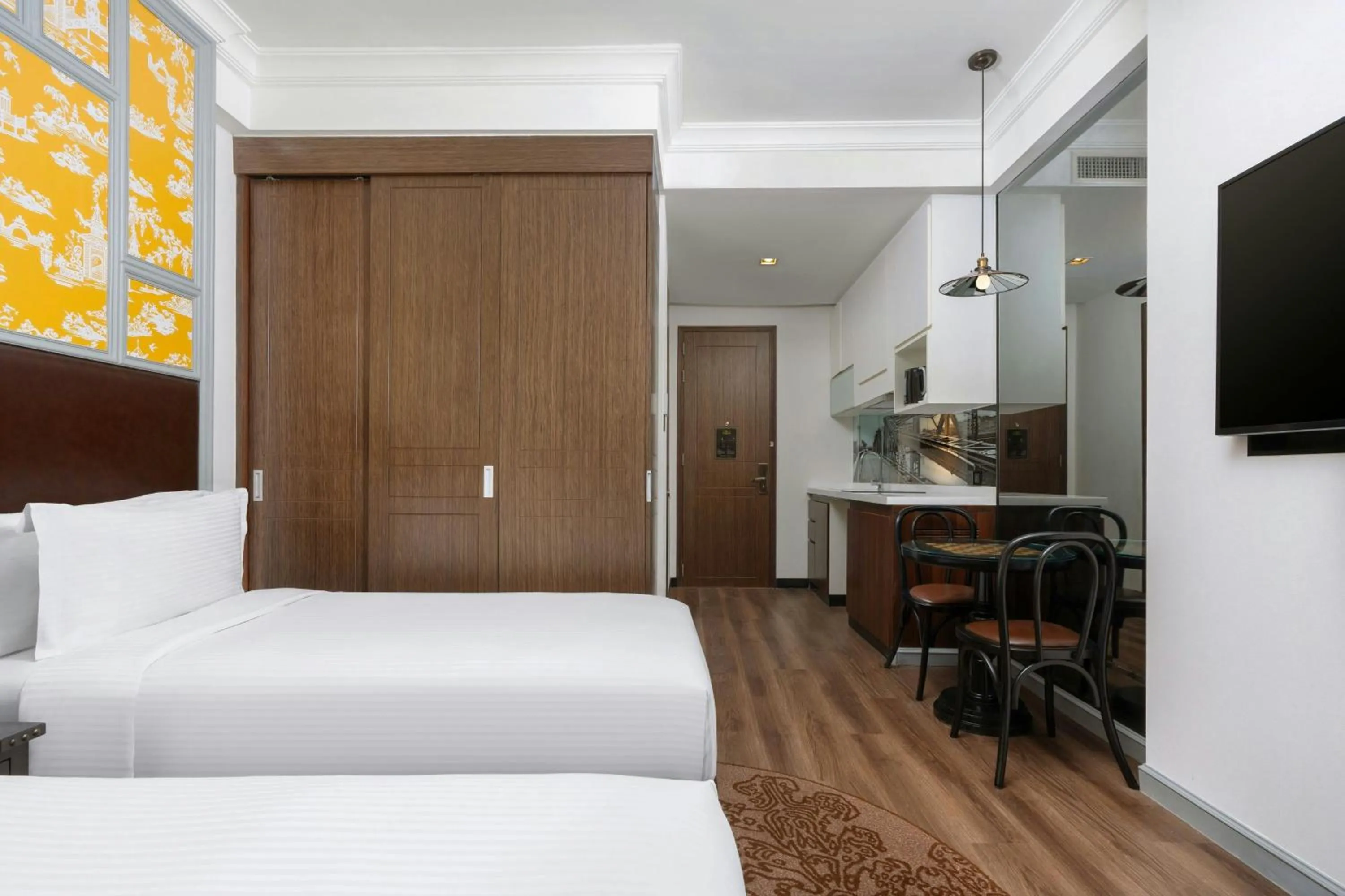 Photo of the whole room, Bed in Metropole, Bangkok, a Tribute Portfolio Hotel
