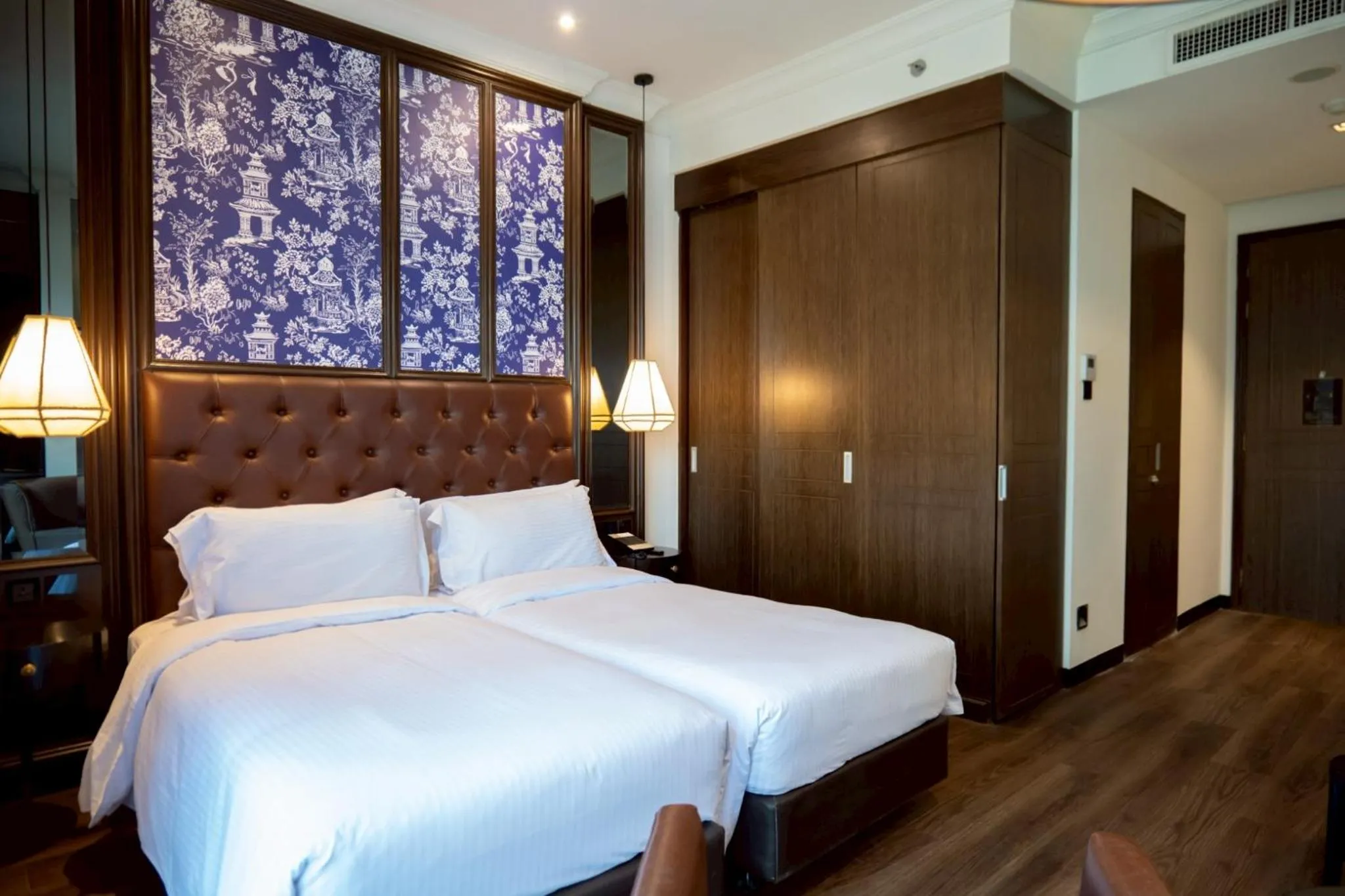 Bed in Metropole, Bangkok, a Tribute Portfolio Hotel by Marriott