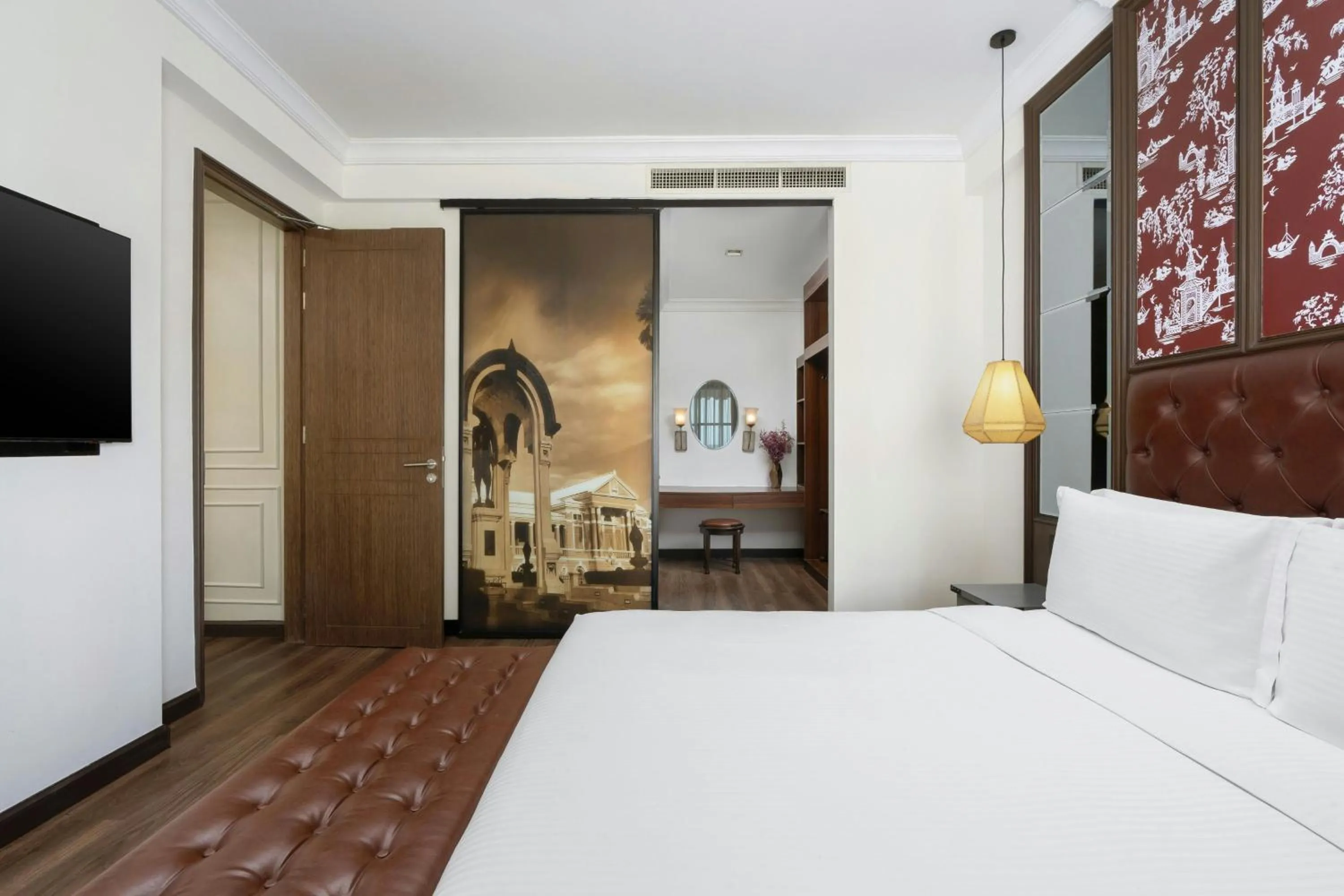 Photo of the whole room, Bed in Metropole, Bangkok, a Tribute Portfolio Hotel