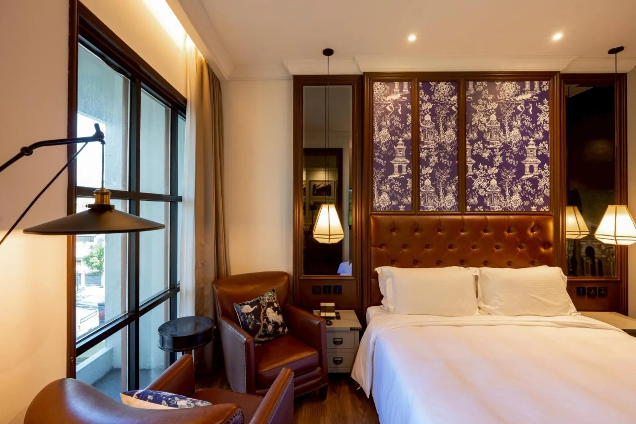 Bed in Metropole, Bangkok, a Tribute Portfolio Hotel by Marriott