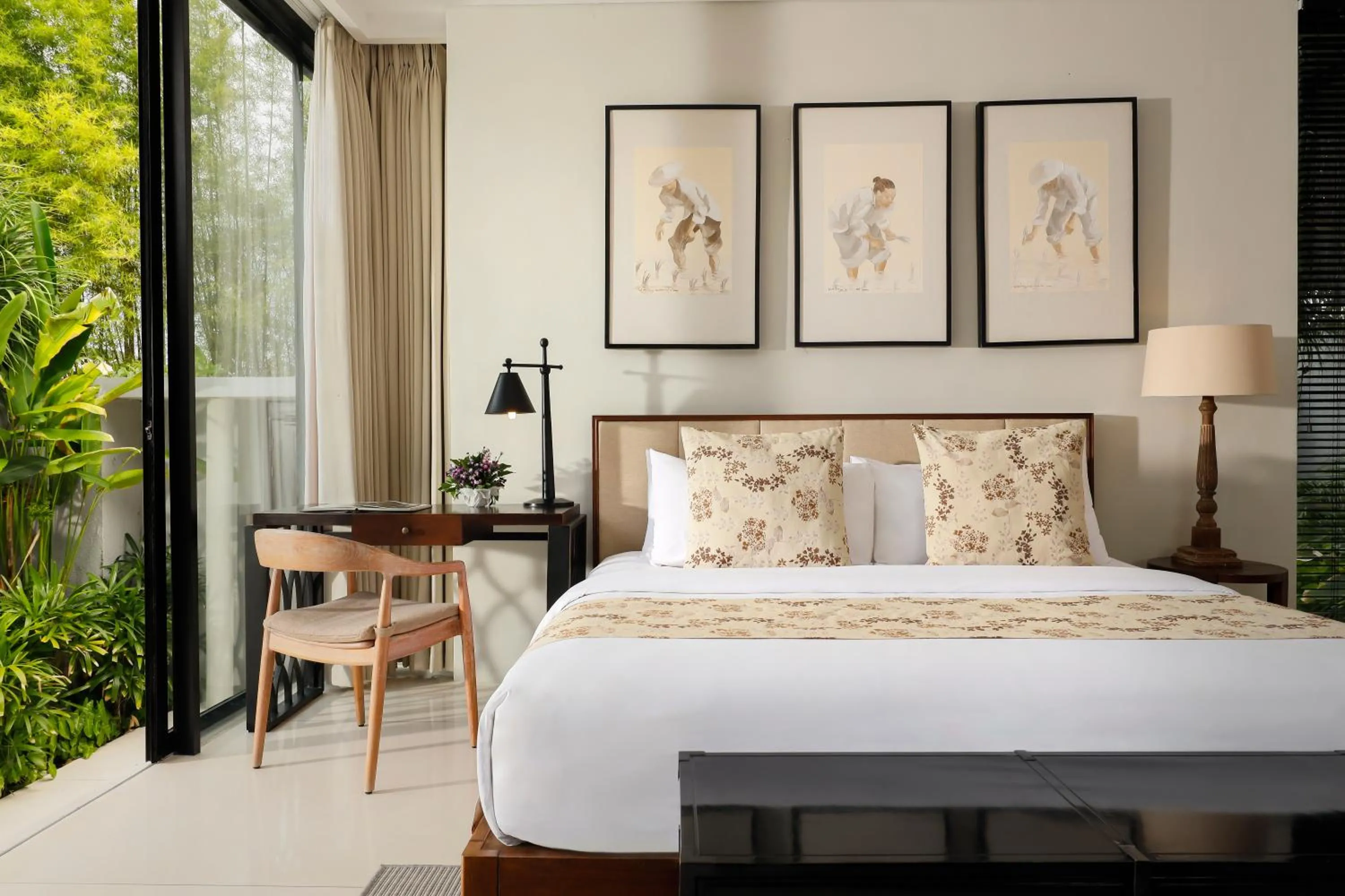 Bed in Vinila Villas by Nakula