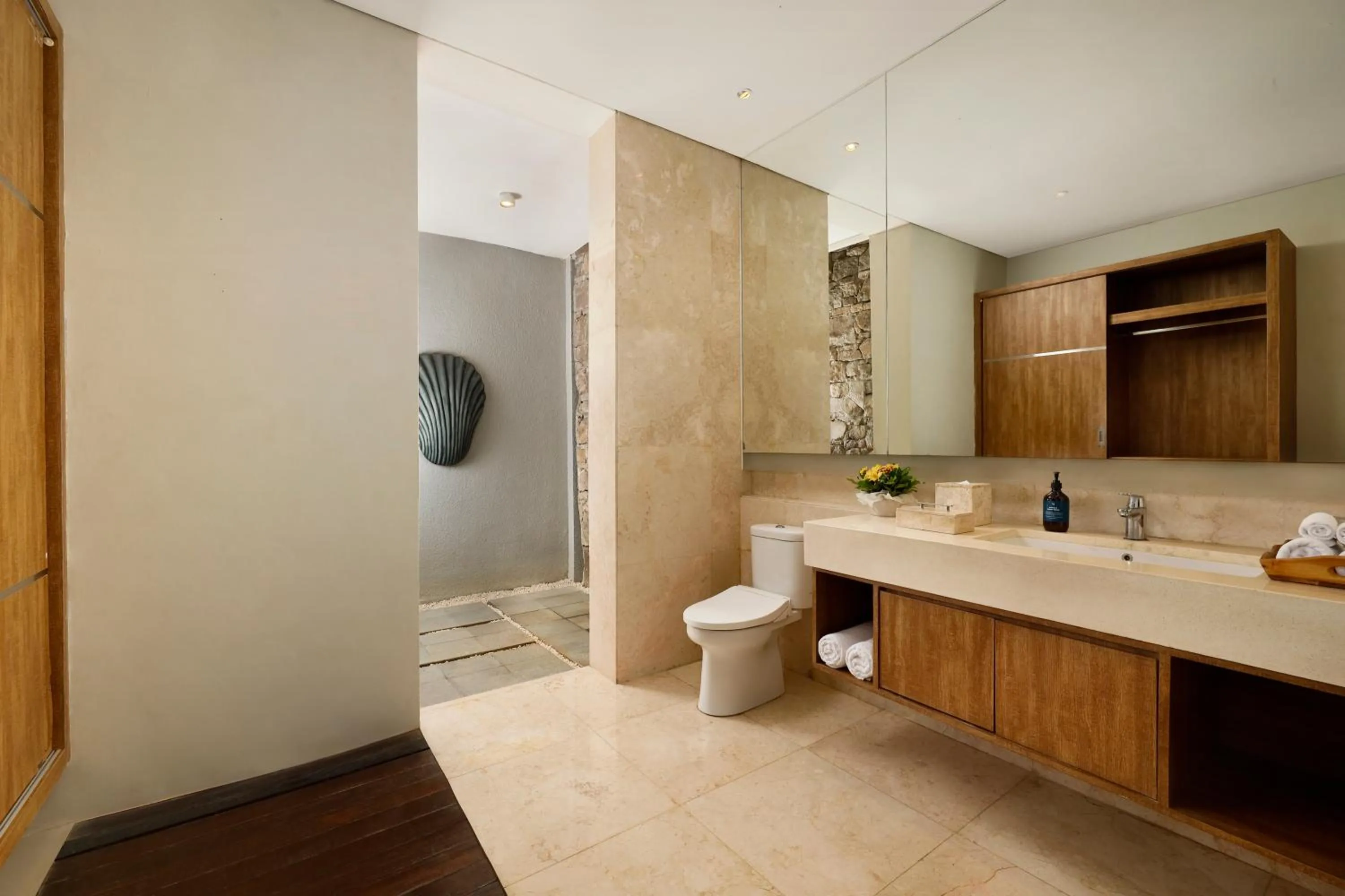 Bathroom in Vinila Villas by Nakula