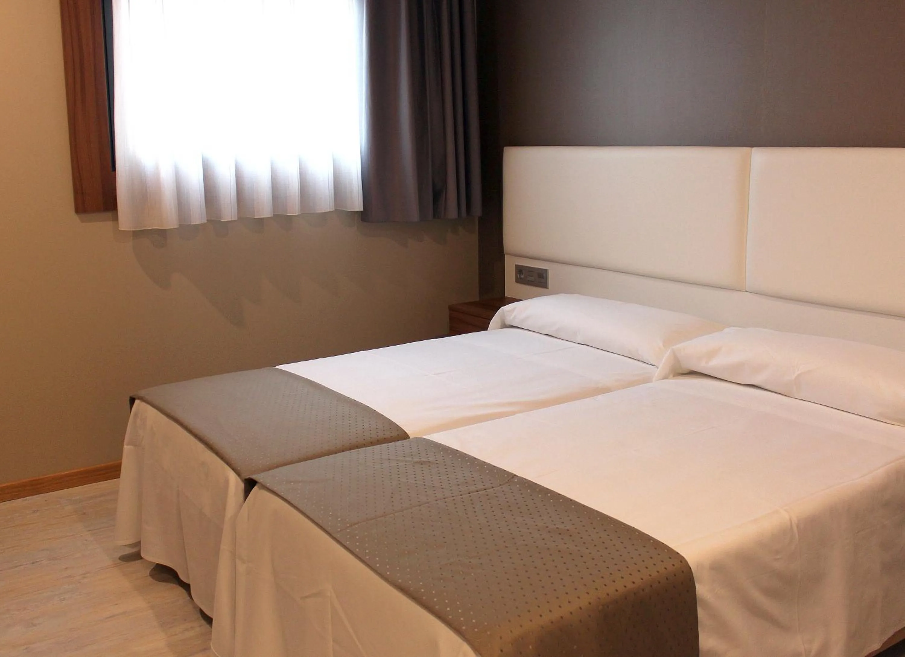 Photo of the whole room, Bed in Hotel la Posada de Roces