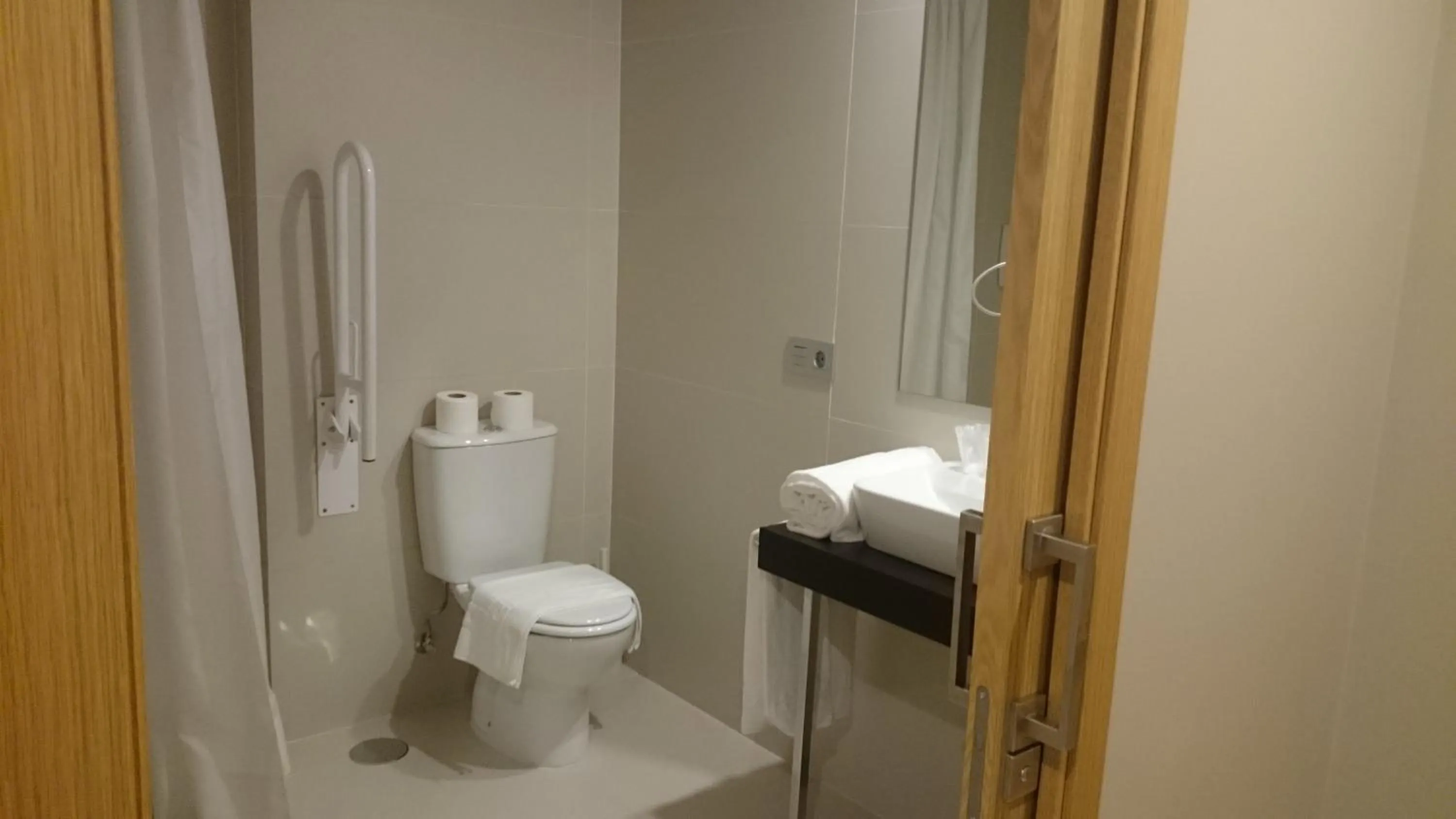 Bathroom in Hotel la Posada de Roces