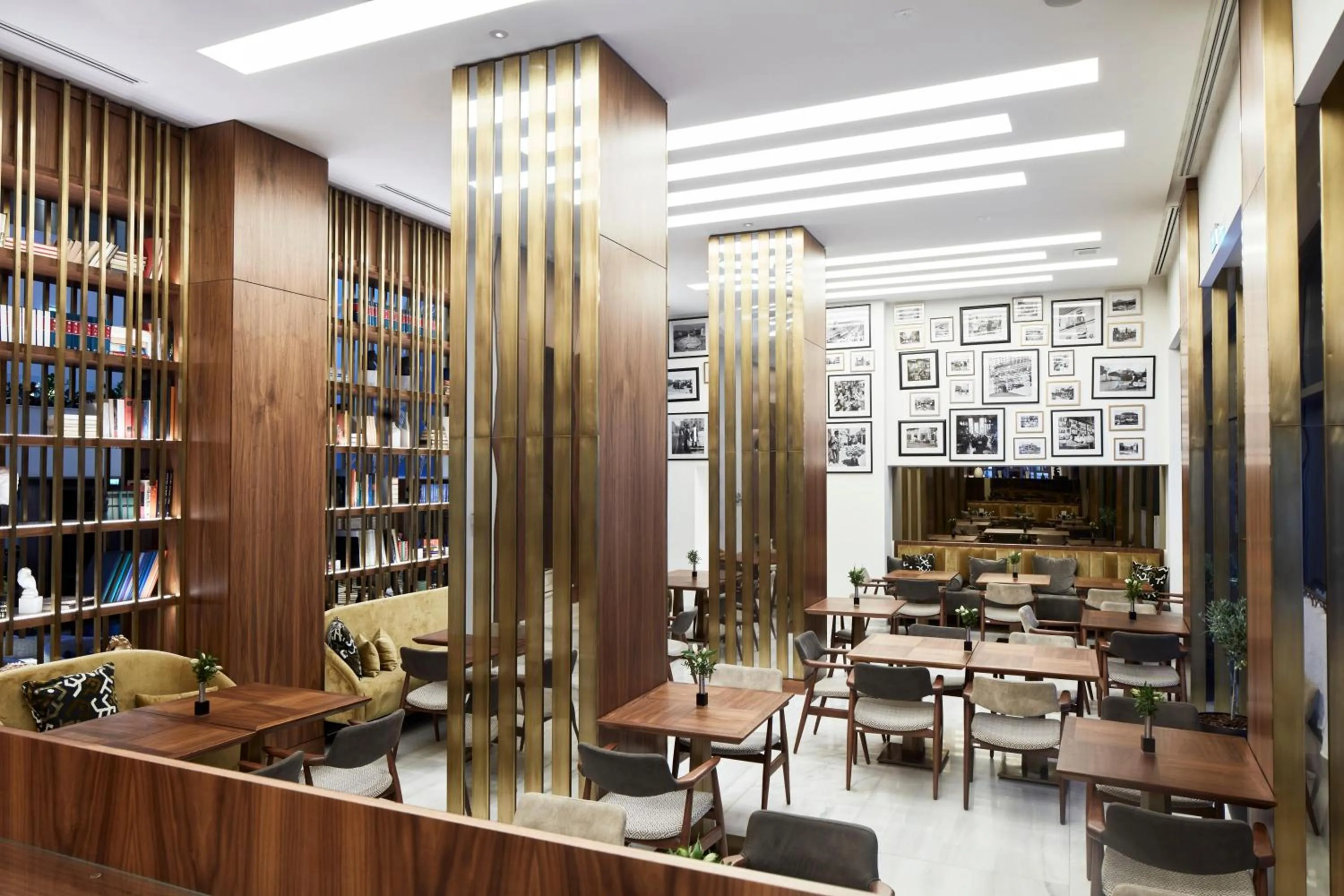 Lounge or bar in Electra Metropolis