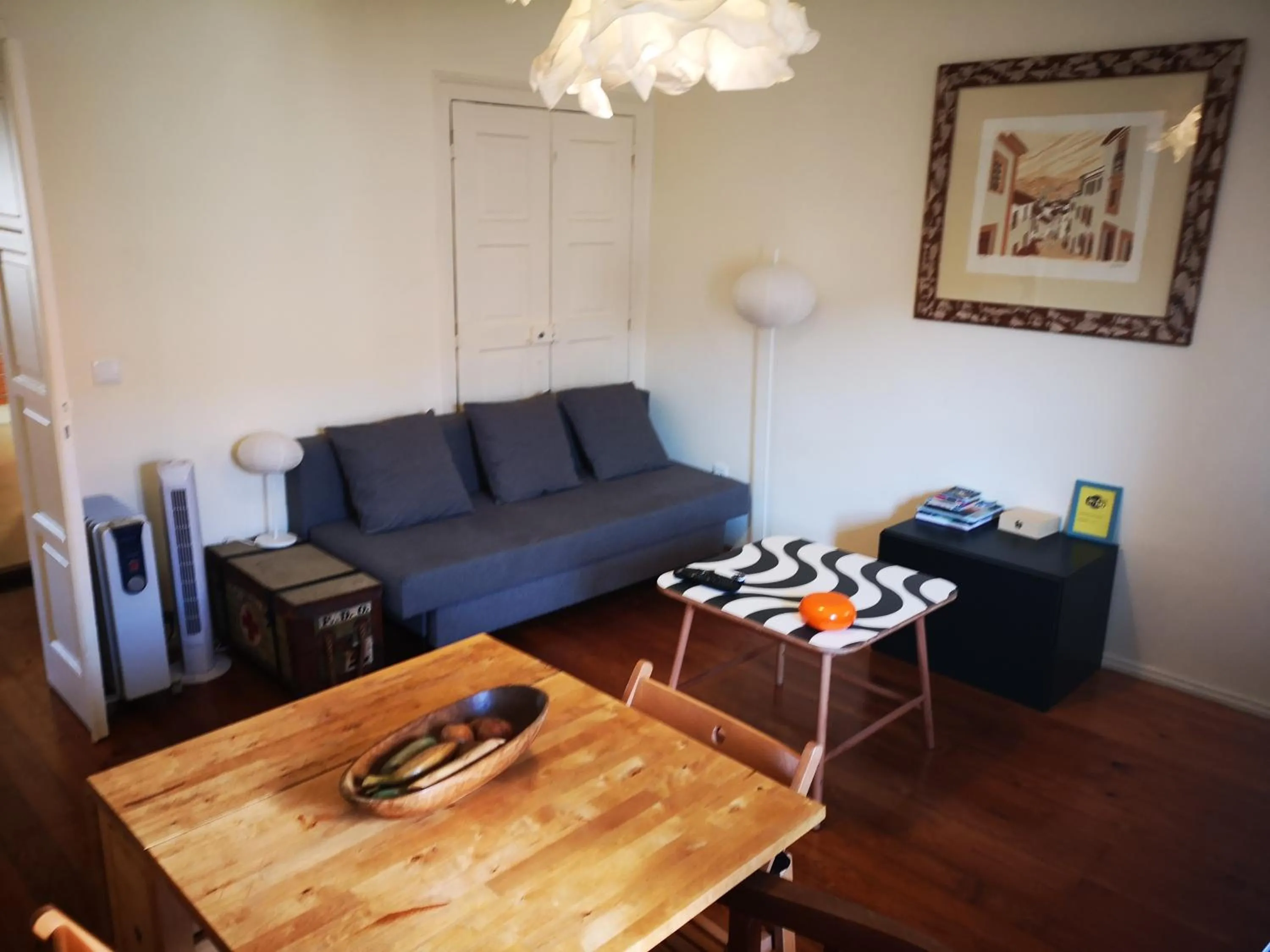 Communal lounge/ TV room in Cardal Apartment