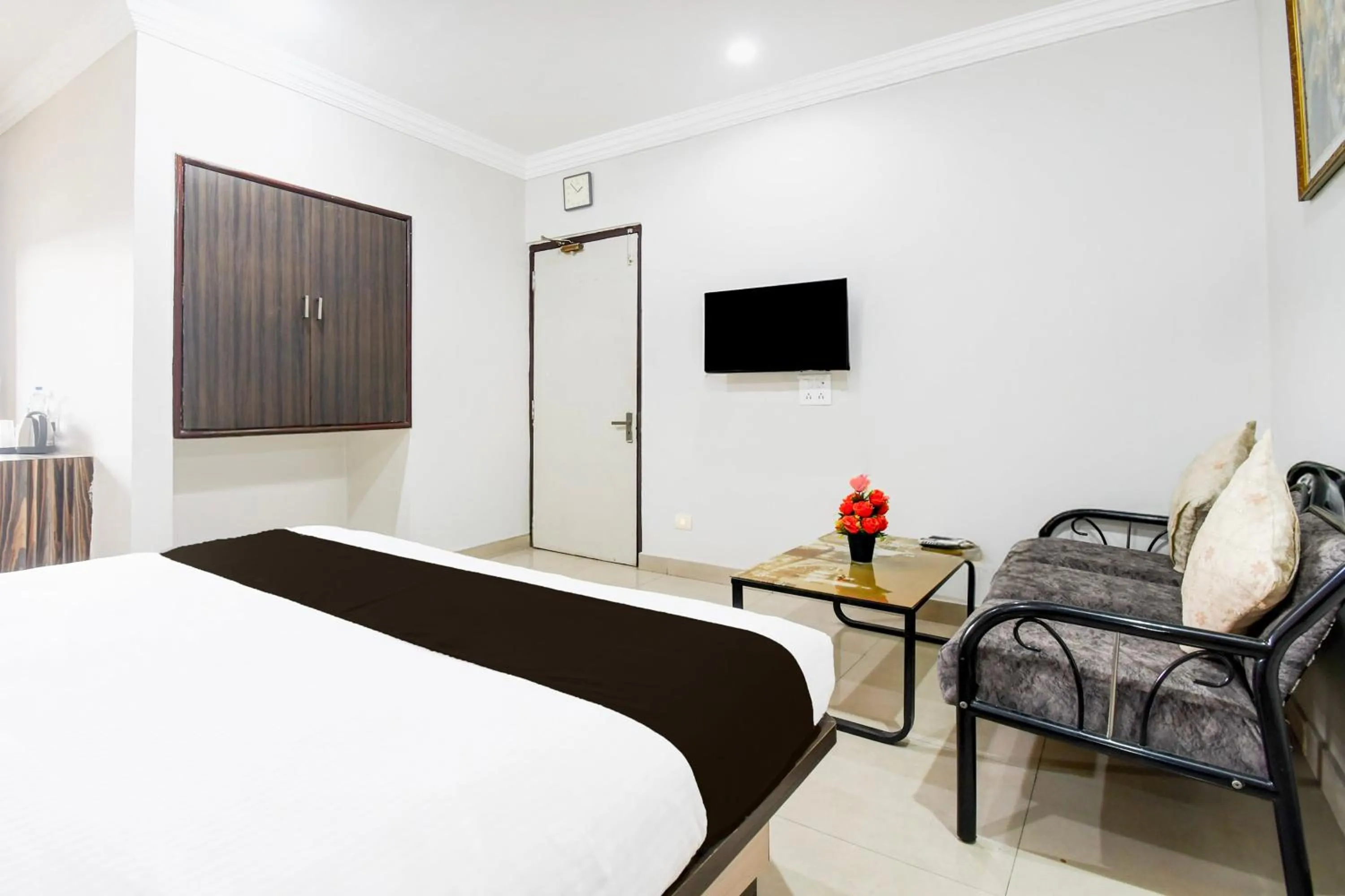 Bedroom in Hotel O Raipur Railway Station Formerly Hotel Okasu