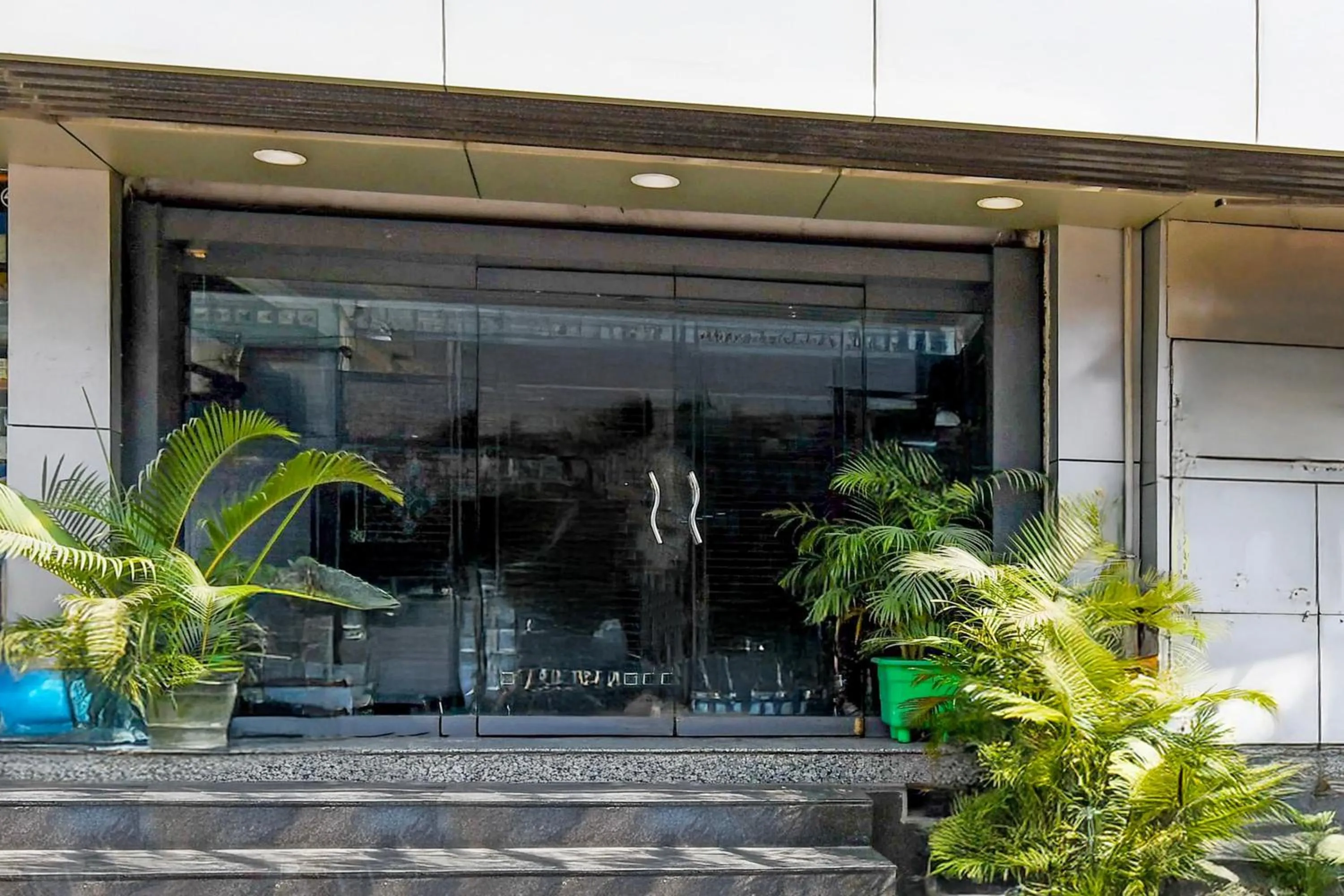 Facade/entrance in Hotel O Raipur Railway Station Formerly Hotel Okasu