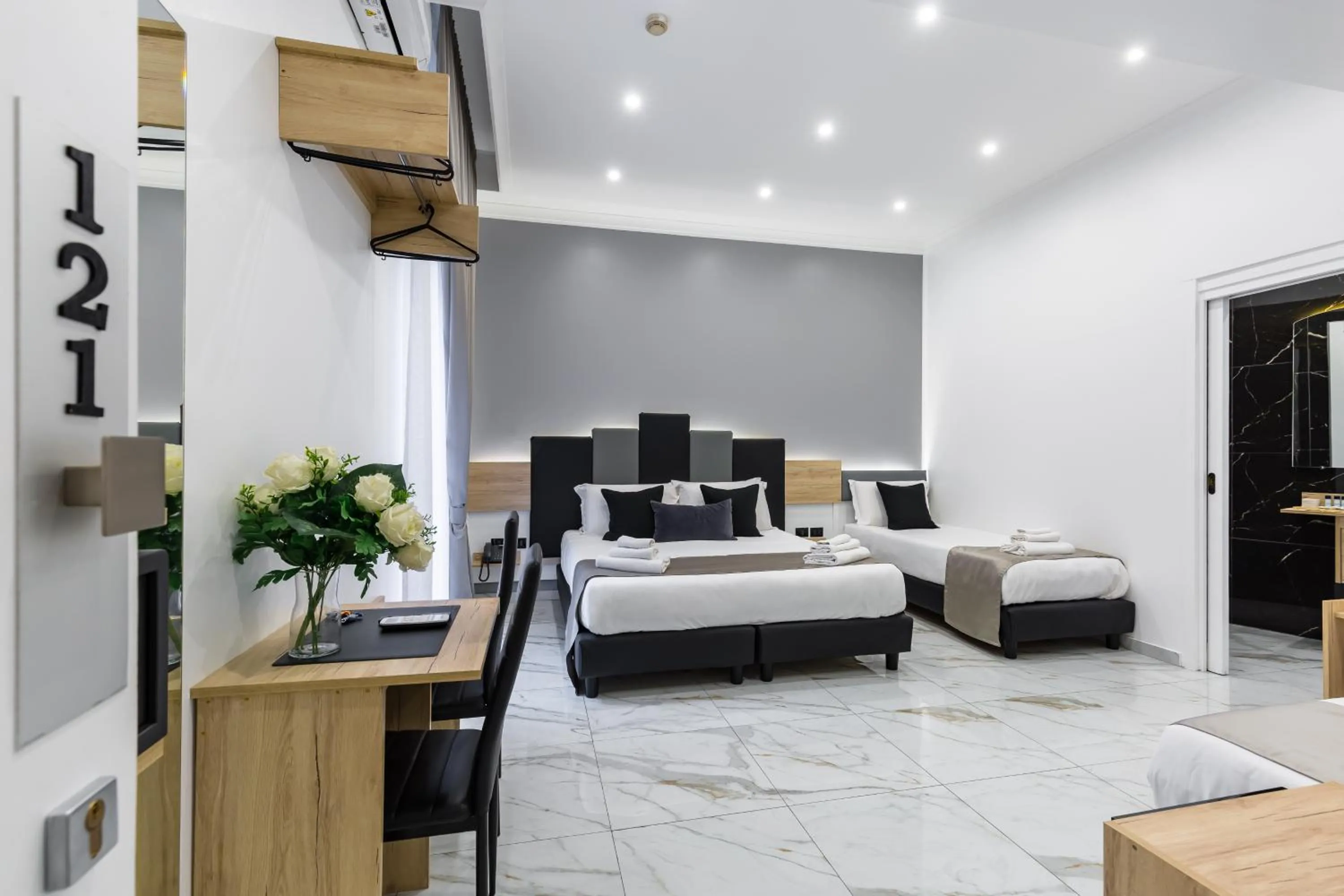 Photo of the whole room, Bed in Hotel Sant'Angelo Palace