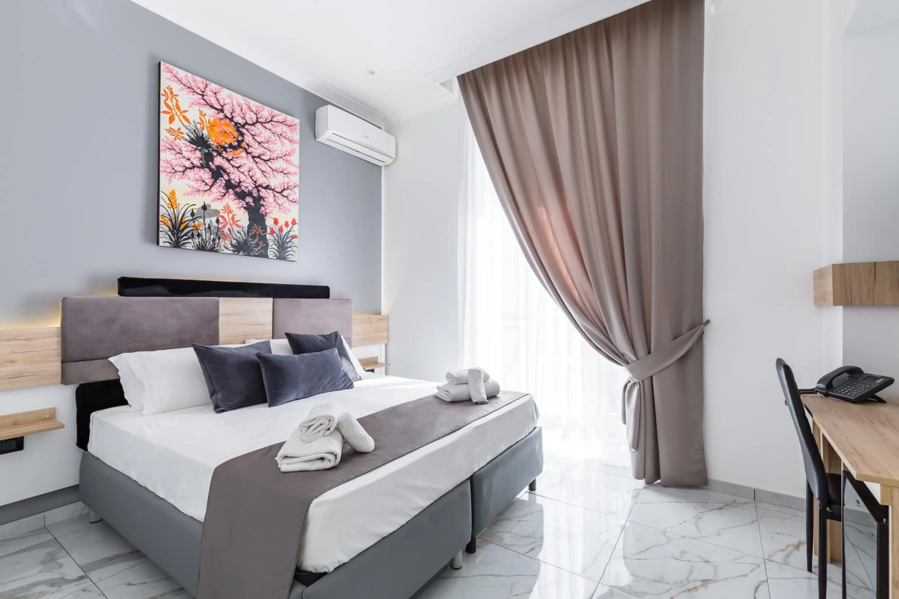 Photo of the whole room, Bed in Hotel Sant'Angelo Palace