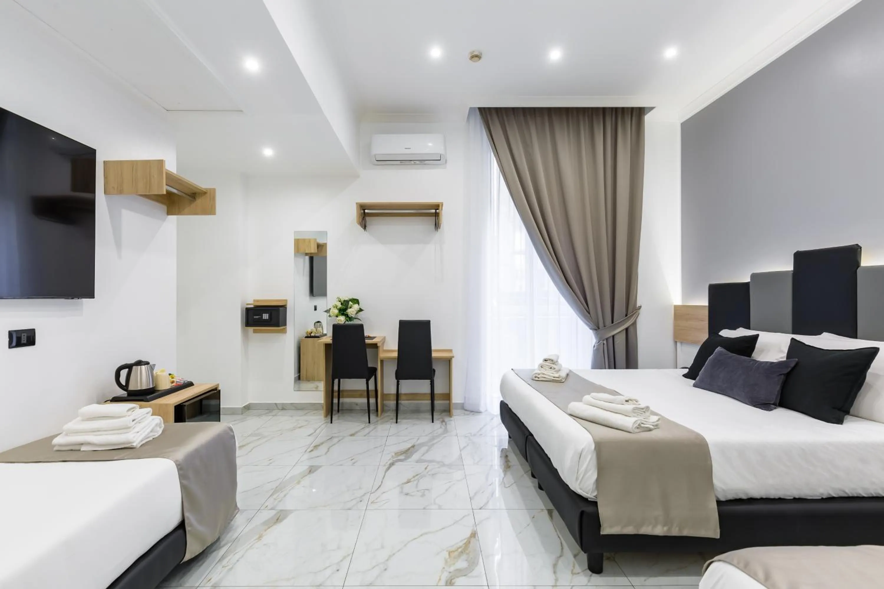 Photo of the whole room, Bed in Hotel Sant'Angelo Palace