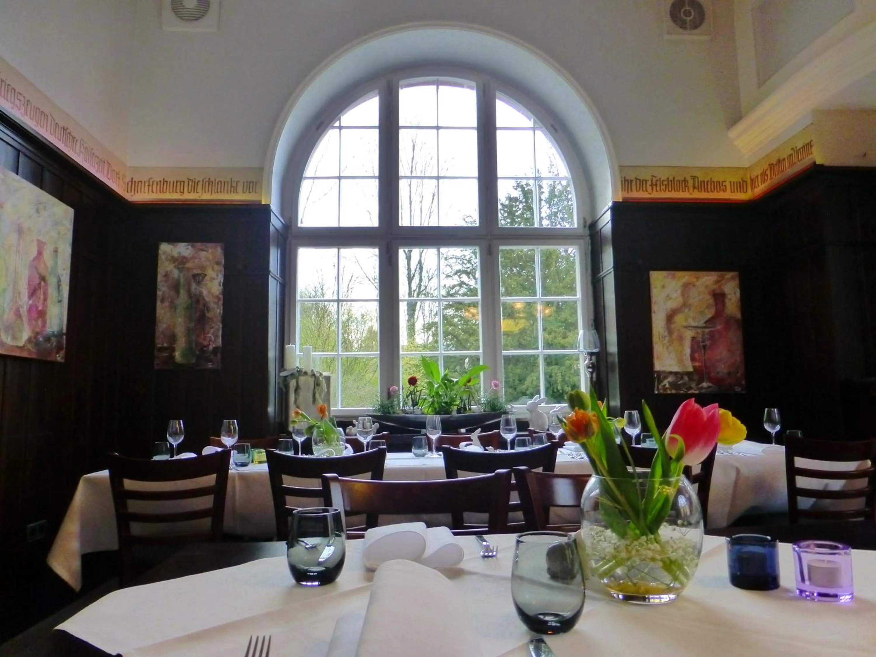 Restaurant/places to eat in Jugendstilhotel Trifels