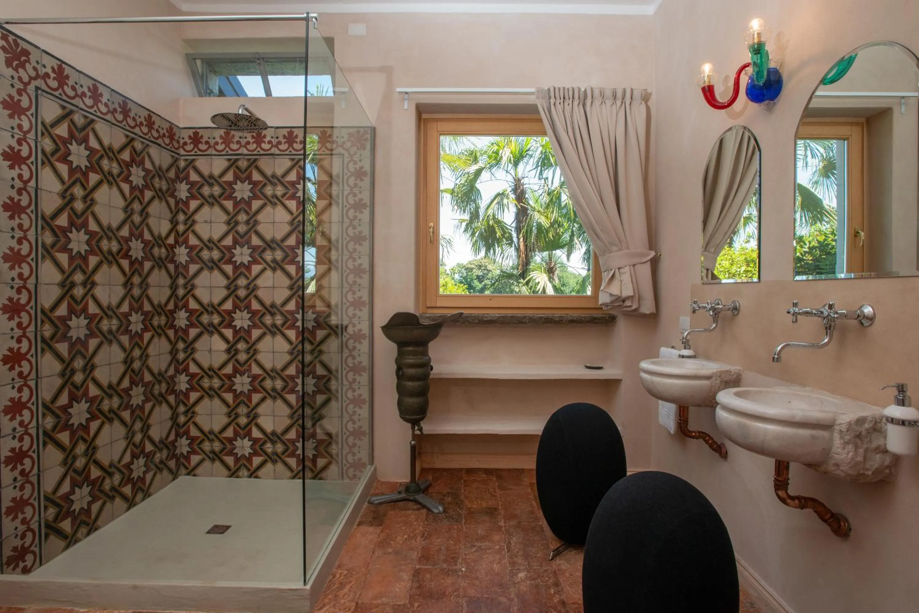 Shower in La Cucchetta