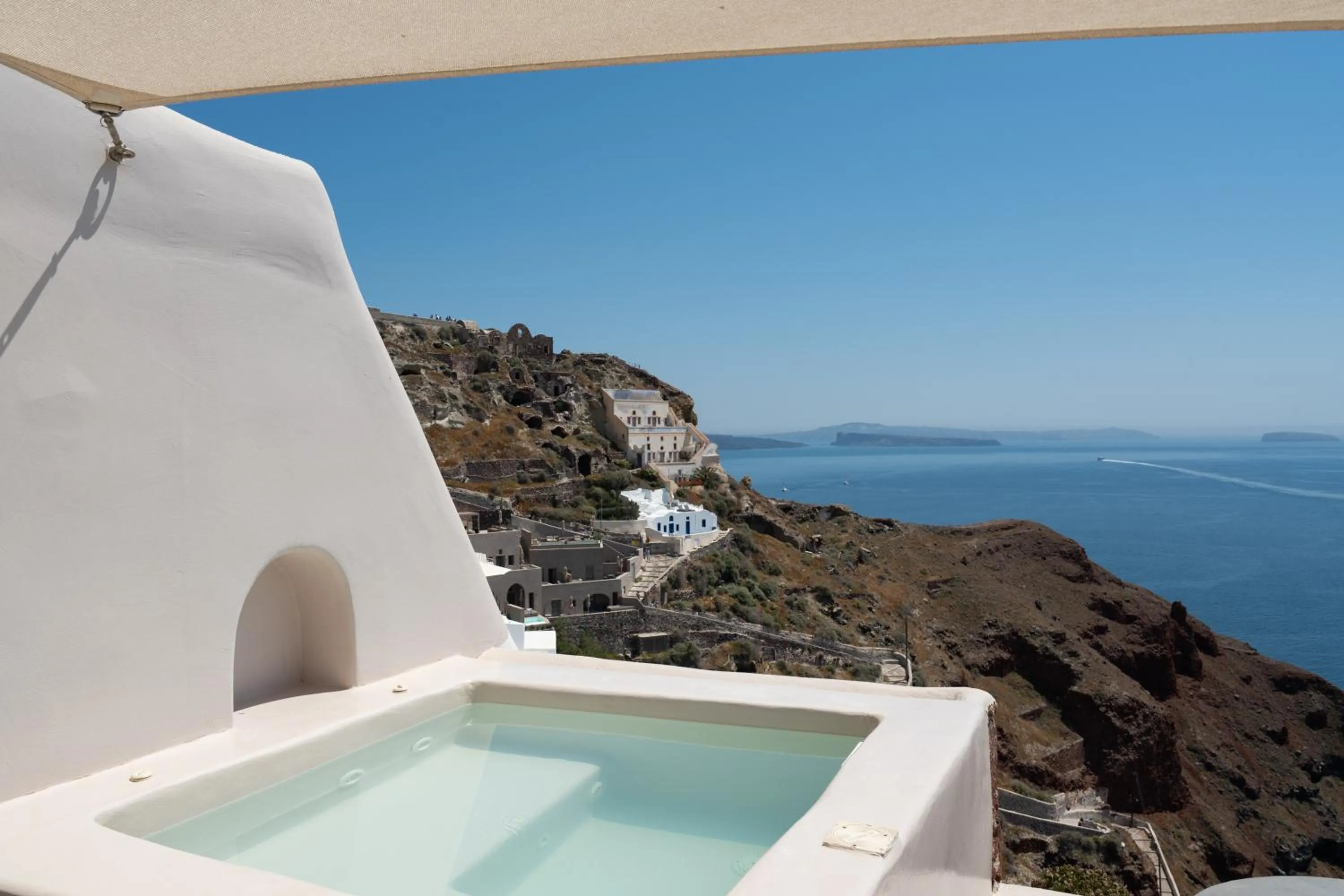 Hot Tub in The Architect's Cave House
