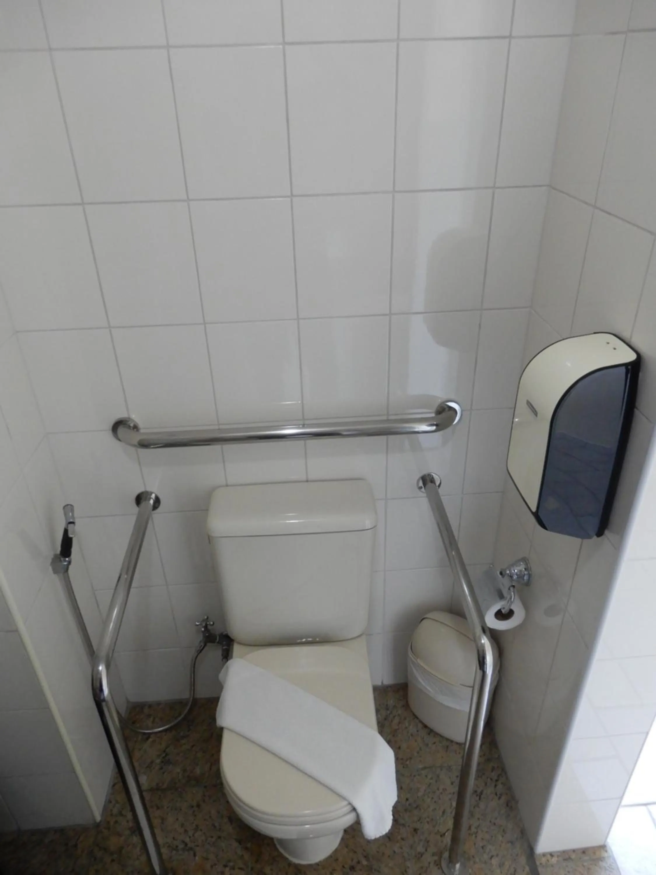 Bathroom in Hotel Aojesp