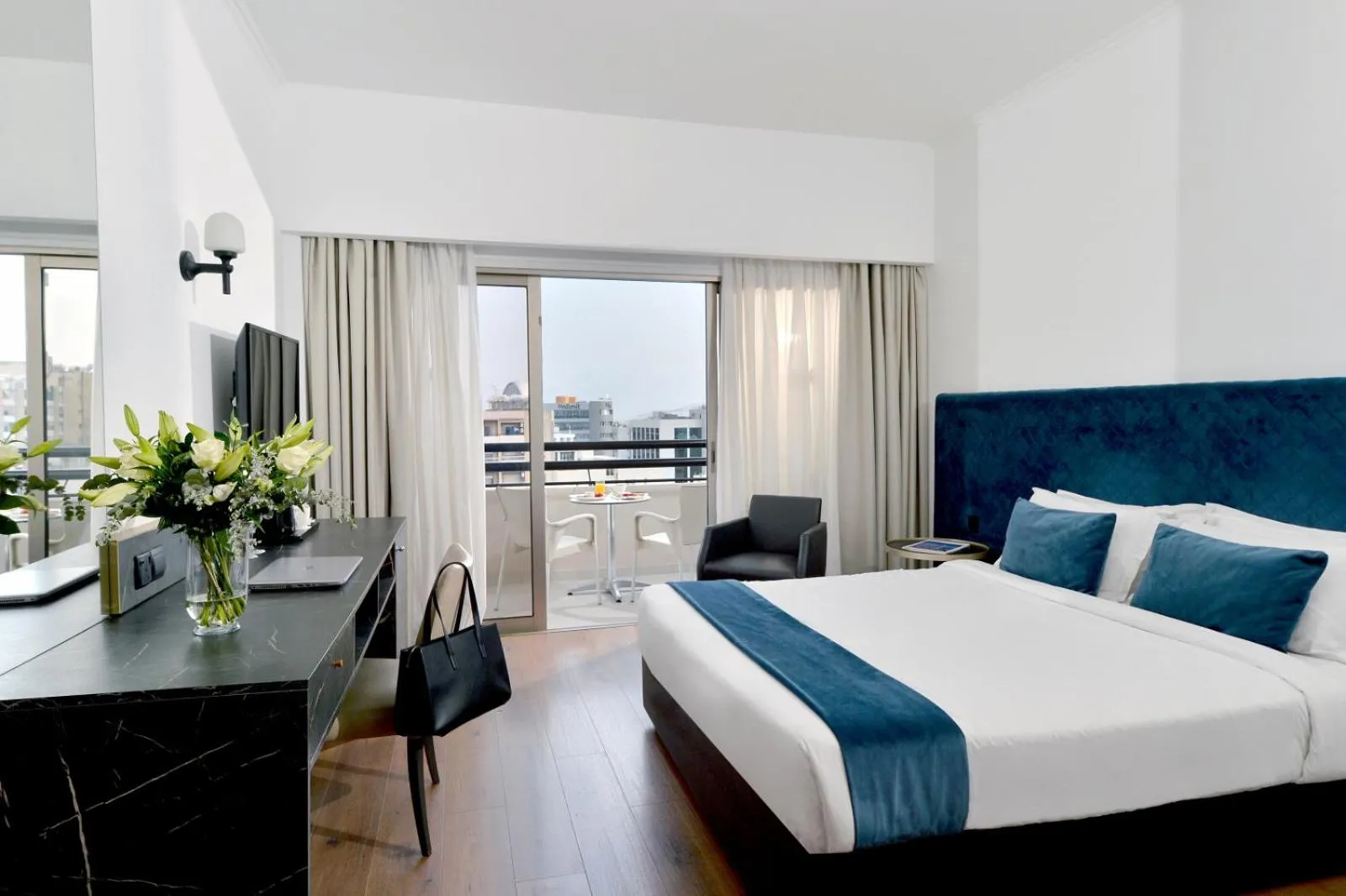 Bedroom, Bed in Ajax Hotel