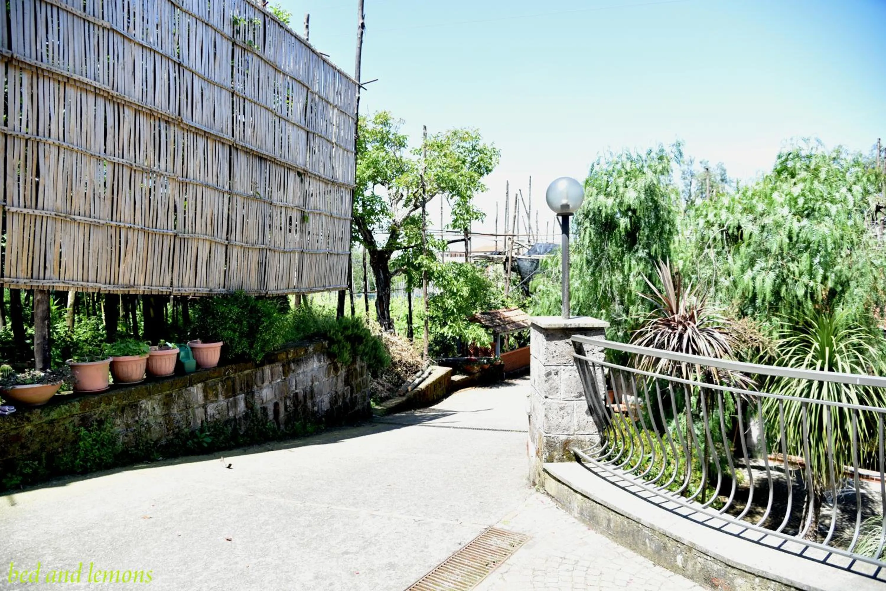 Facade/entrance in Bed and Lemons