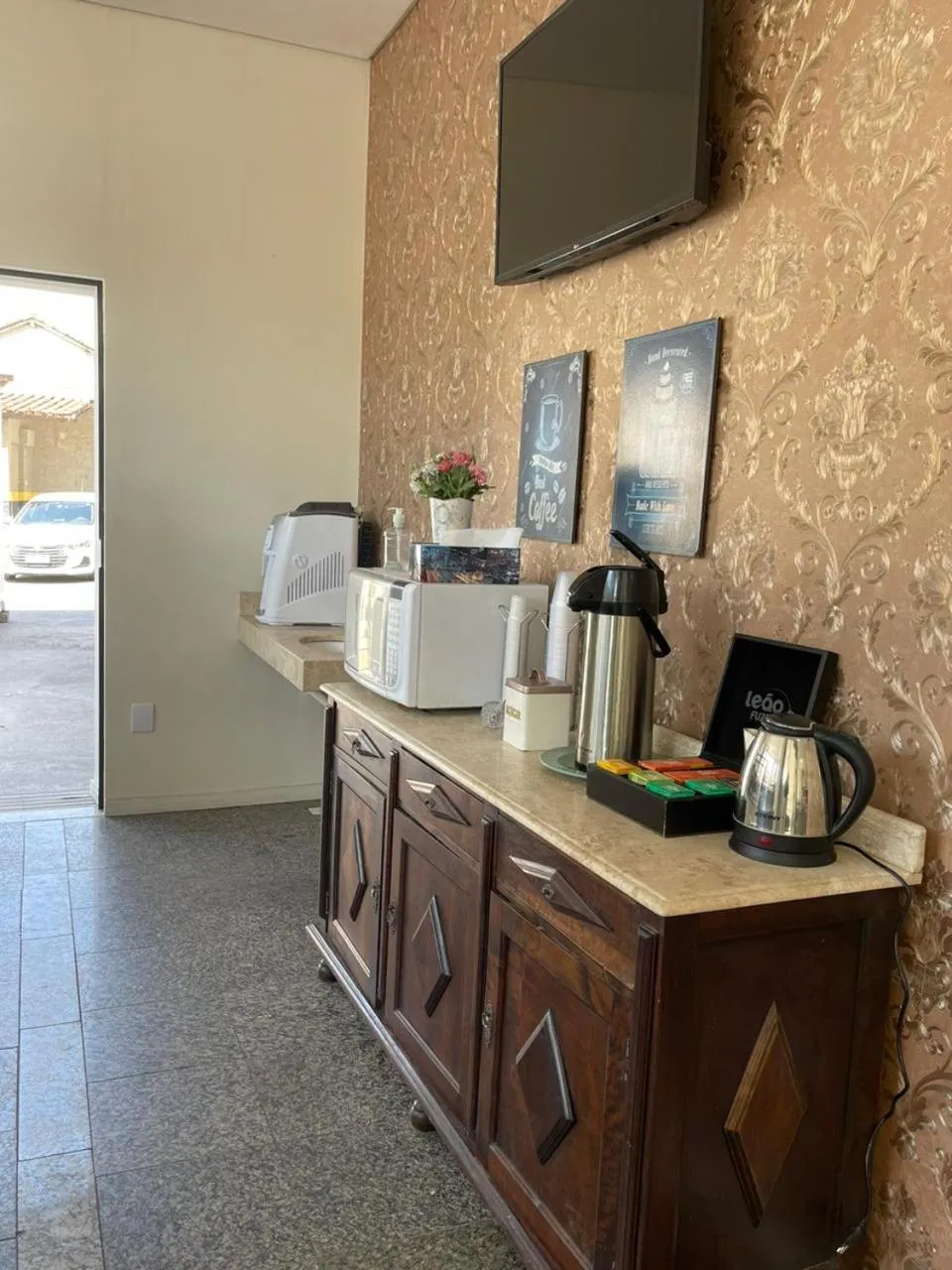 Coffee/tea facilities in Hotel Maria da Fé