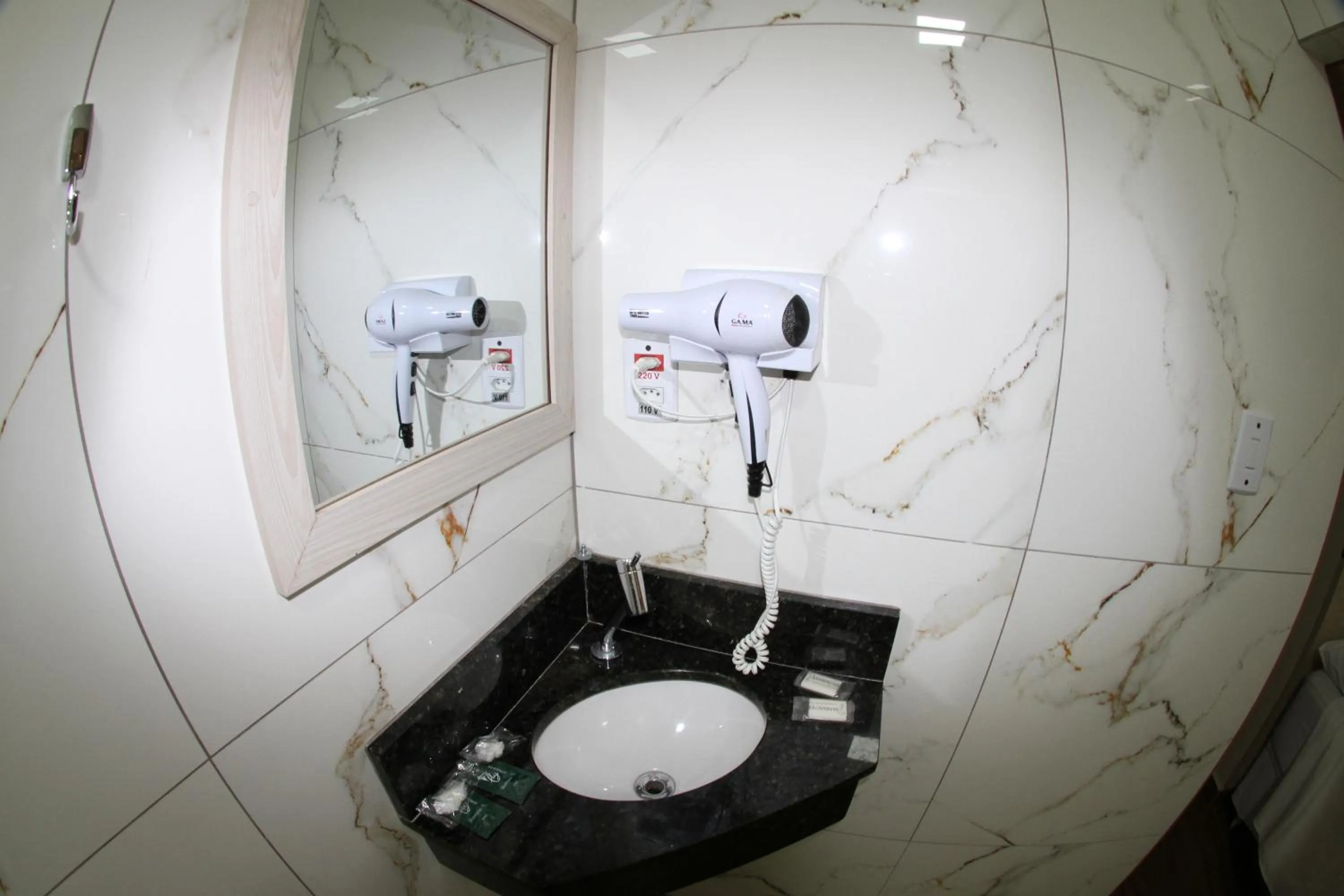 Bathroom in Hotel Maria da Fé