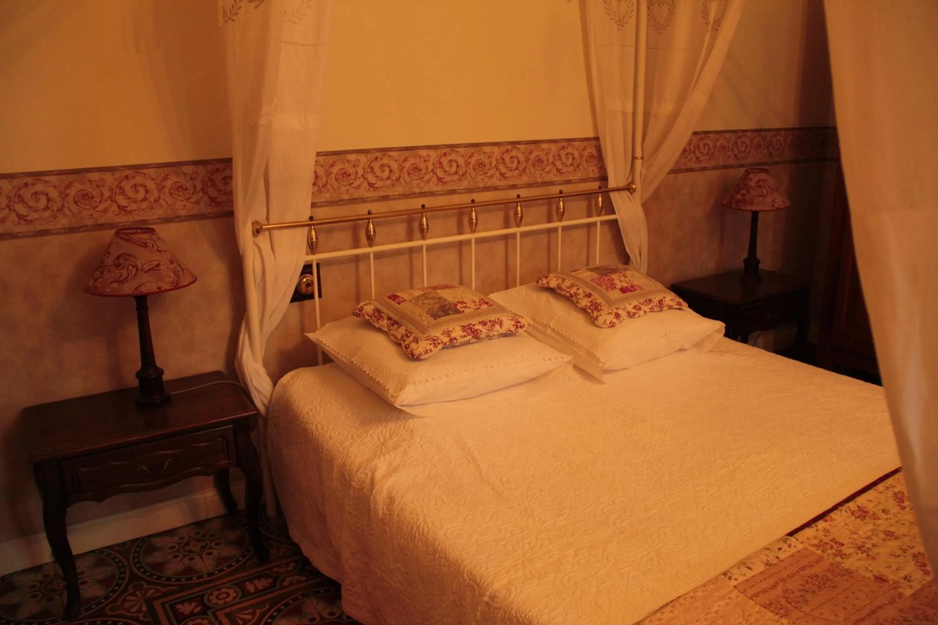 Bed in Anges Gardiens