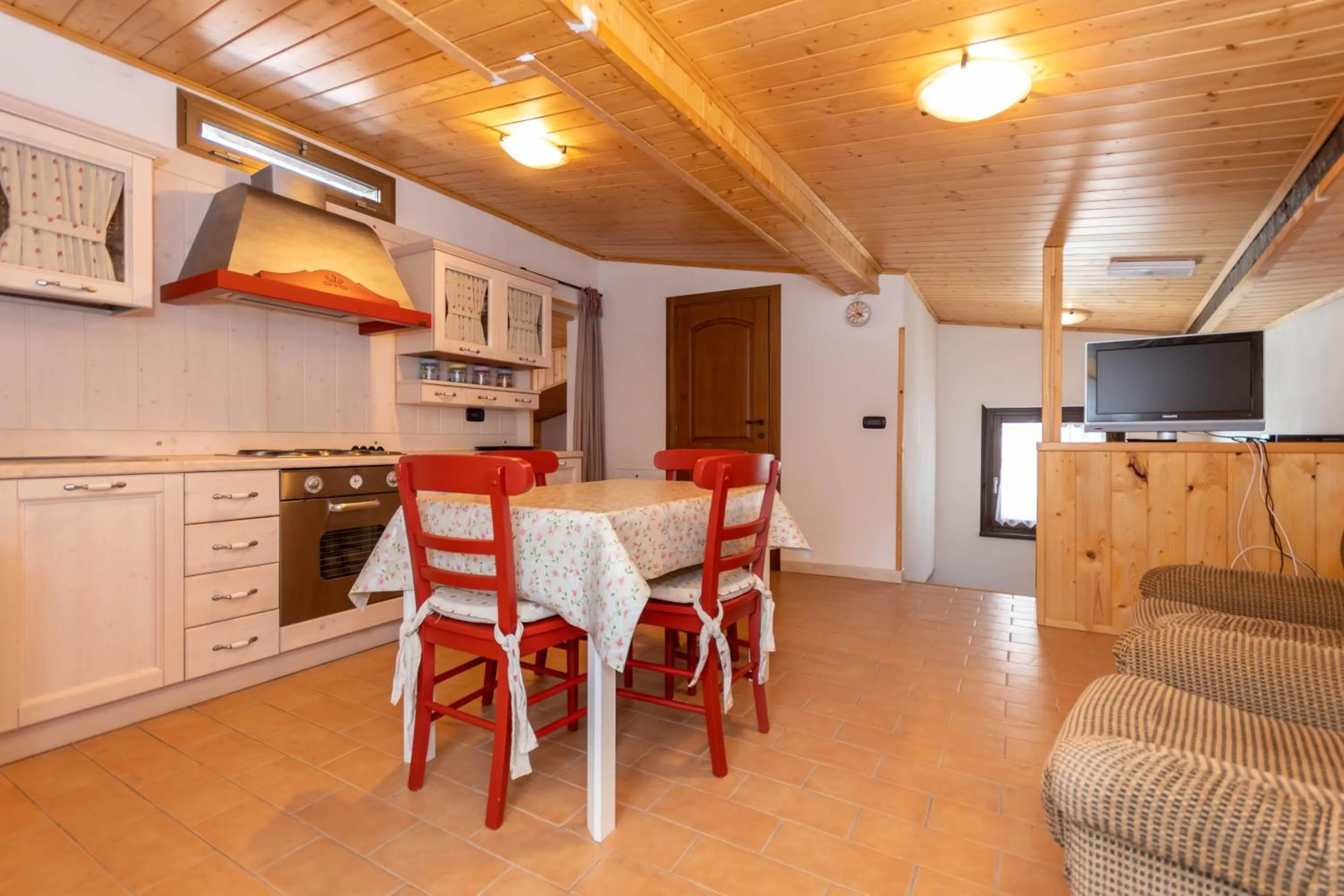 Kitchen or kitchenette in Villa Simona