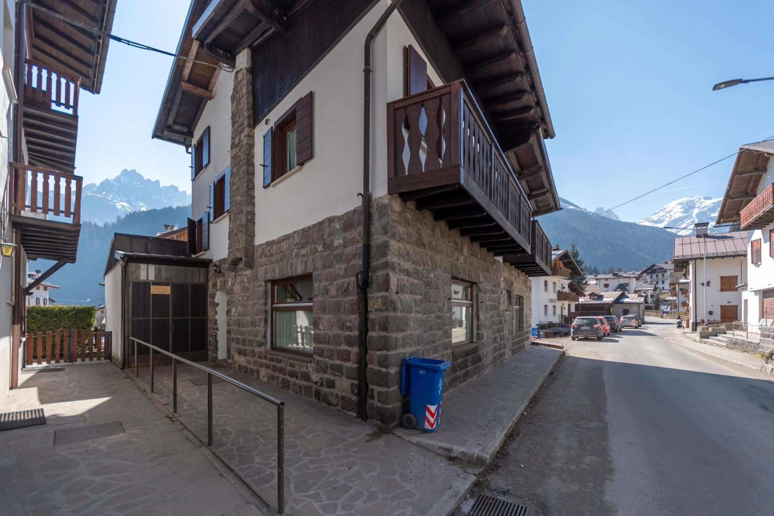 Property building in Villa Simona