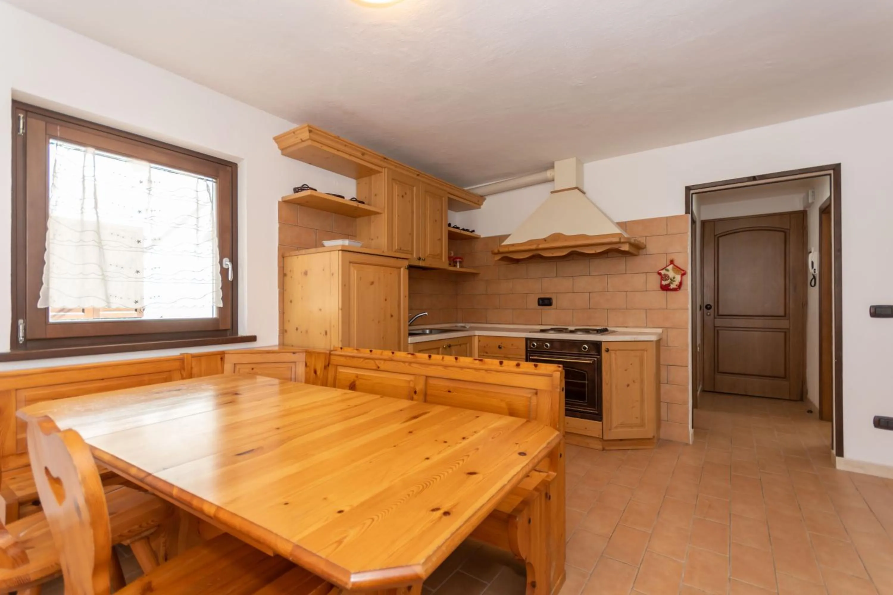 Kitchen or kitchenette in Villa Simona