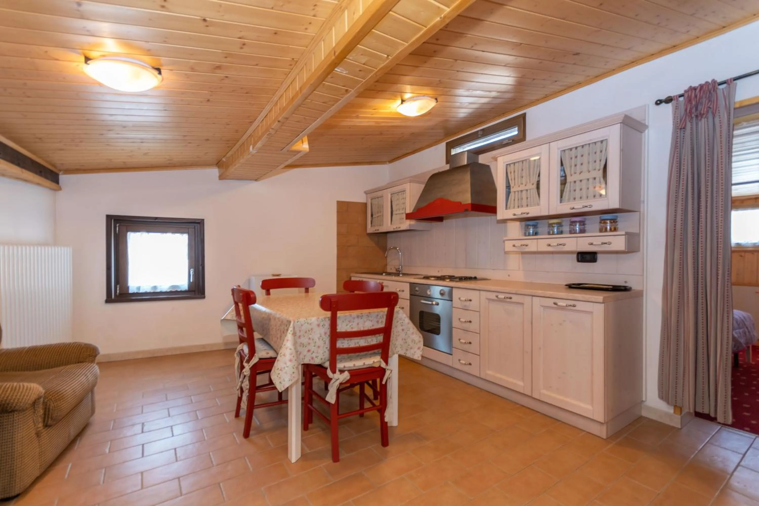 Kitchen or kitchenette in Villa Simona