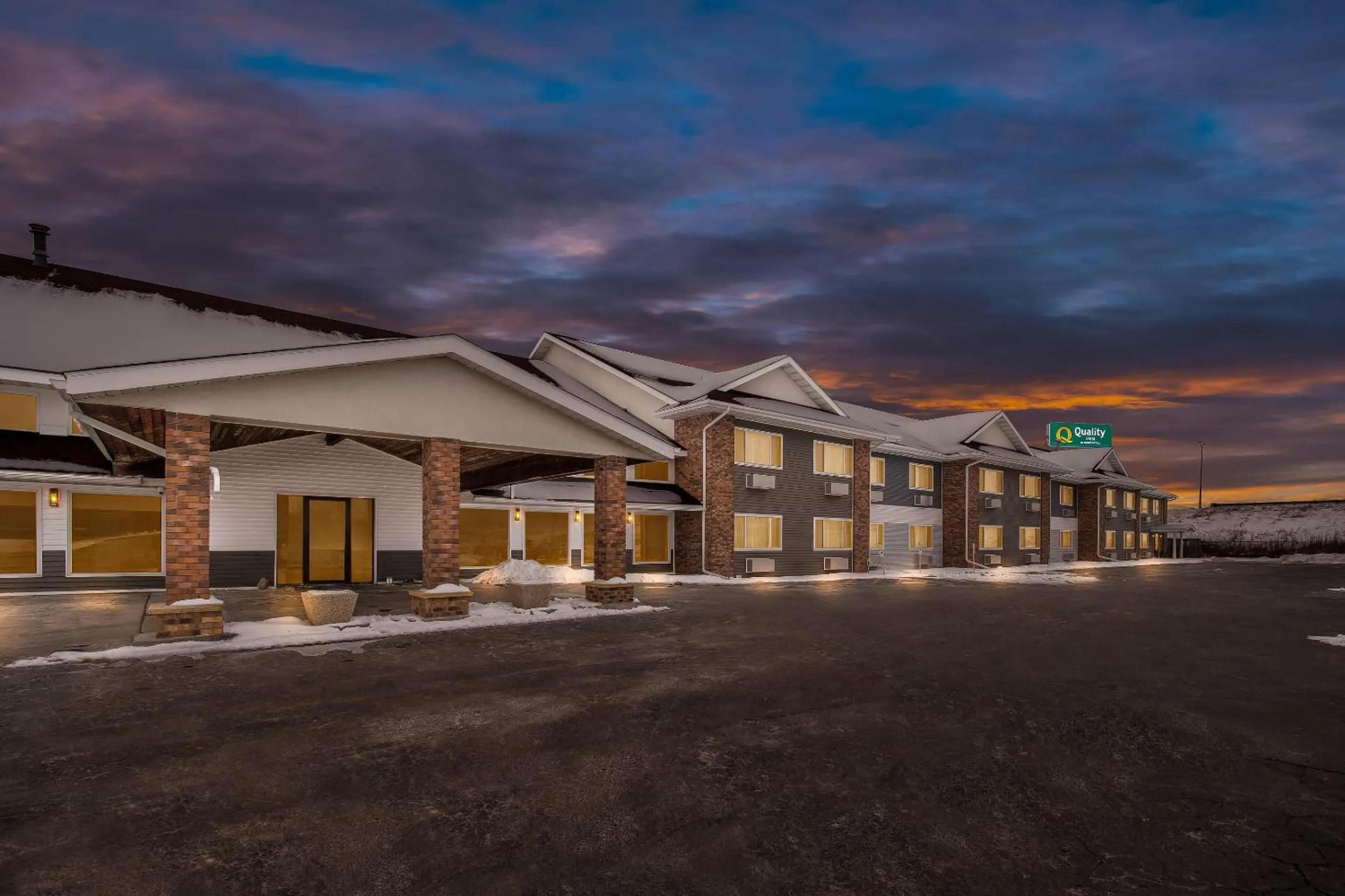 Property building in Quality Inn Superior - Duluth