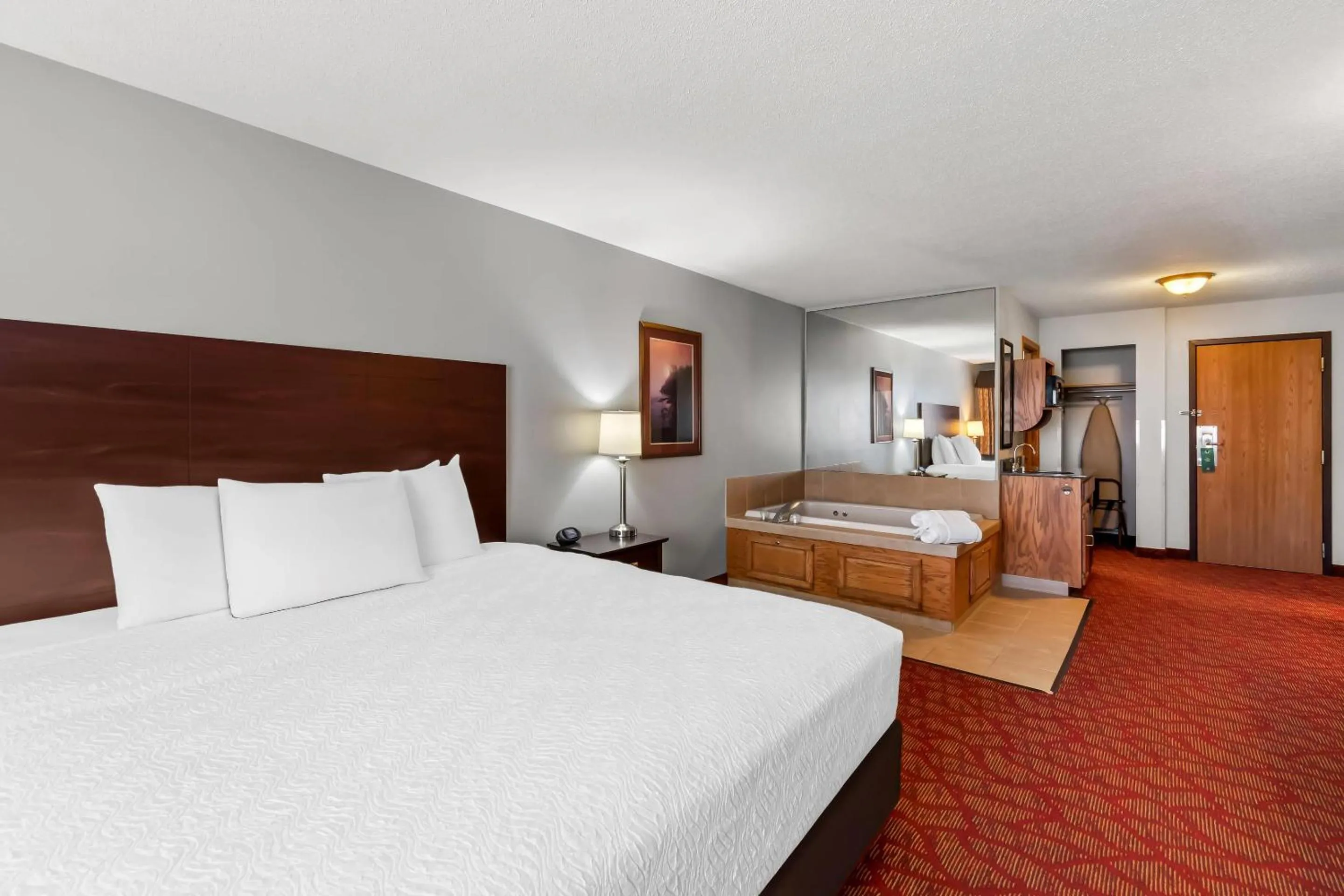 Bedroom, Bed in Quality Inn Superior - Duluth