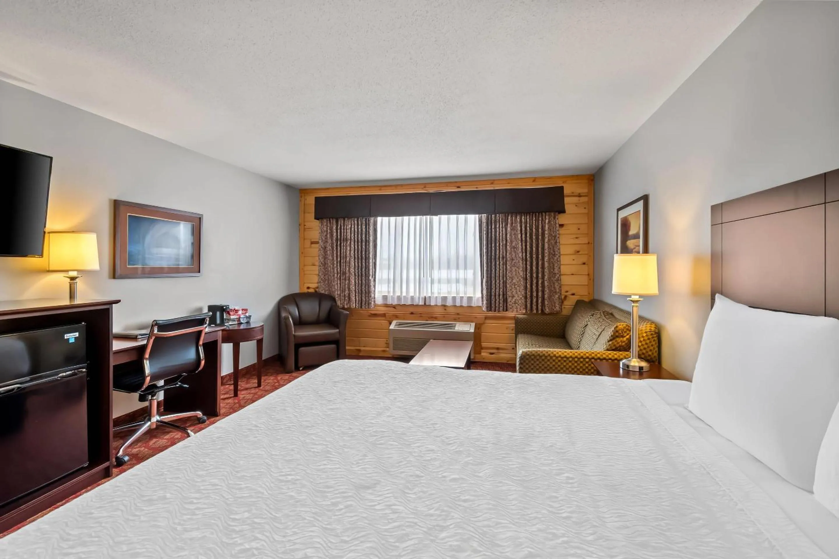 Bedroom, Bed in Quality Inn Superior - Duluth