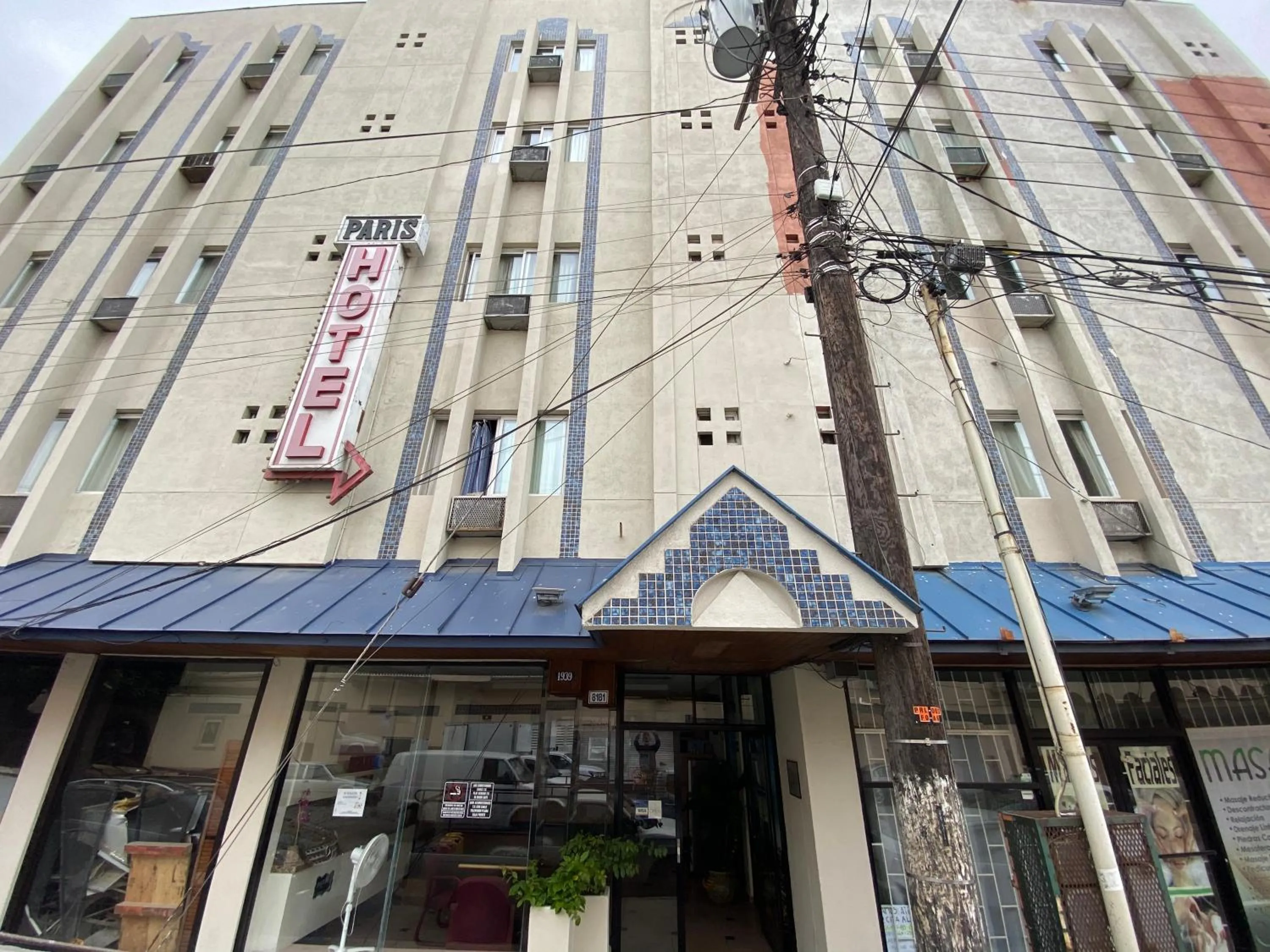 Property building in Hotel Paris