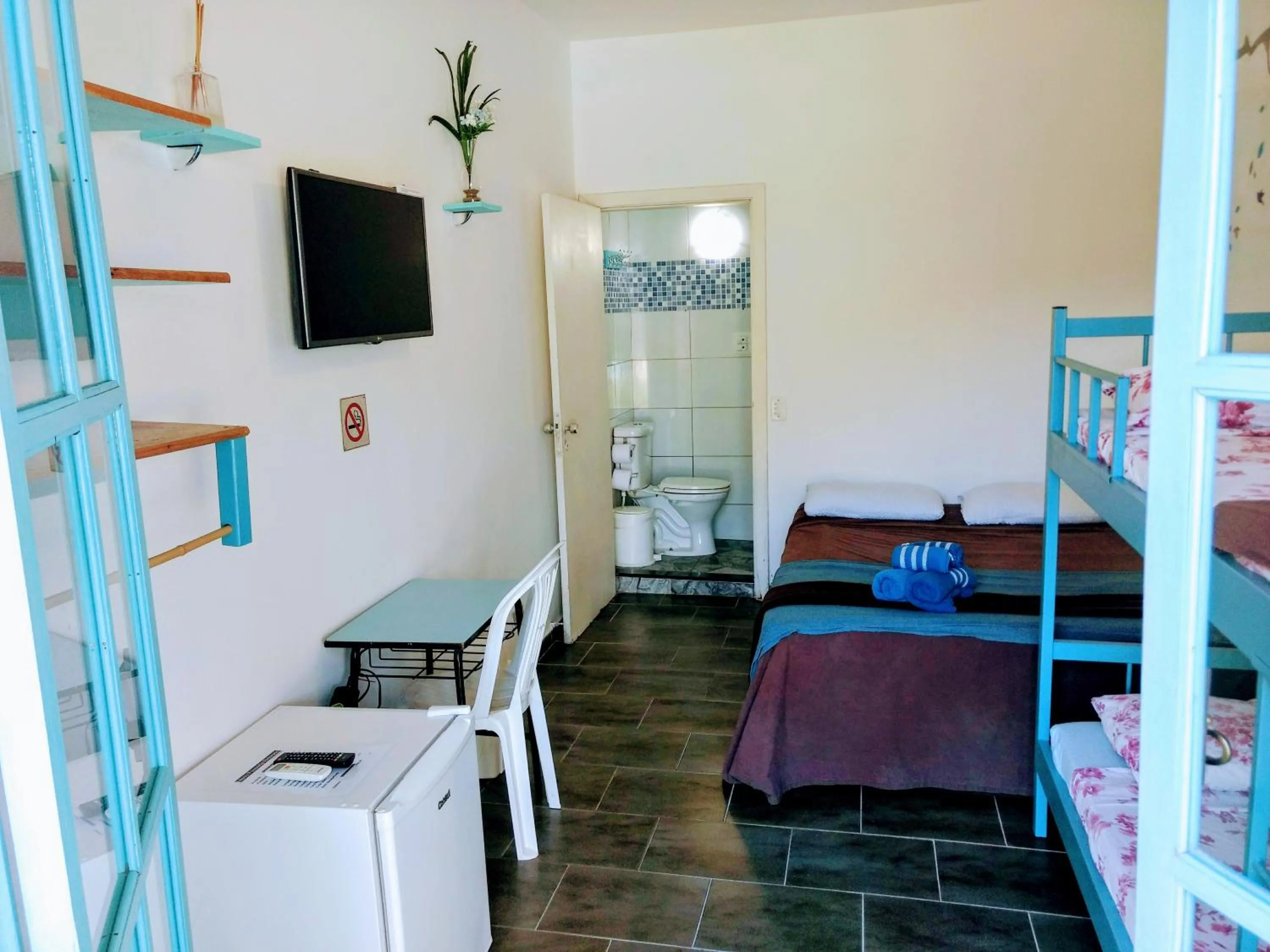 Double or Twin Room with Pool View in Pousada Eldorado Guarujá -