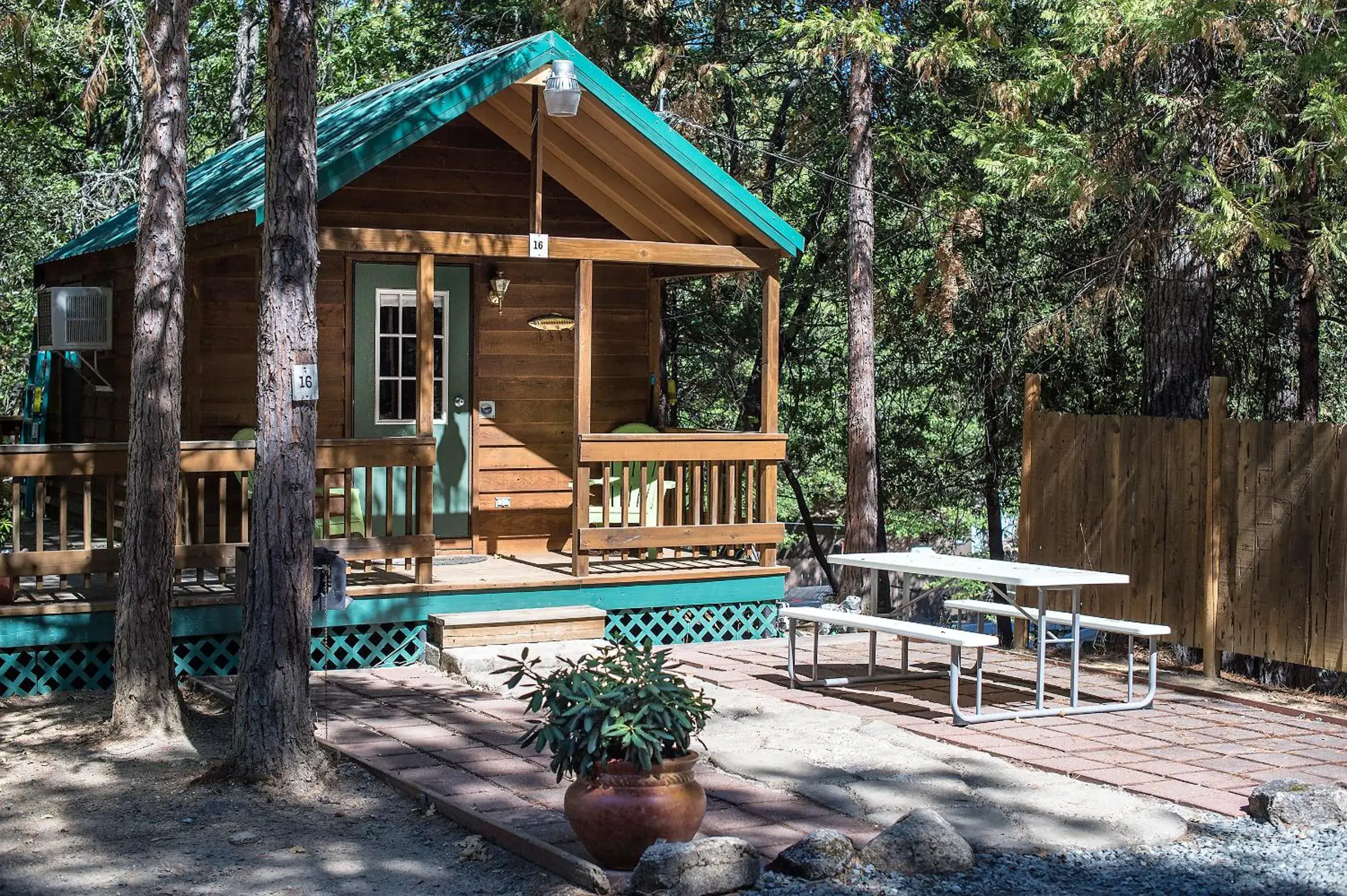 One-Bedroom Cottage in Lazy Z Resort One-Bedroom Cottage in Lazy Z Resort