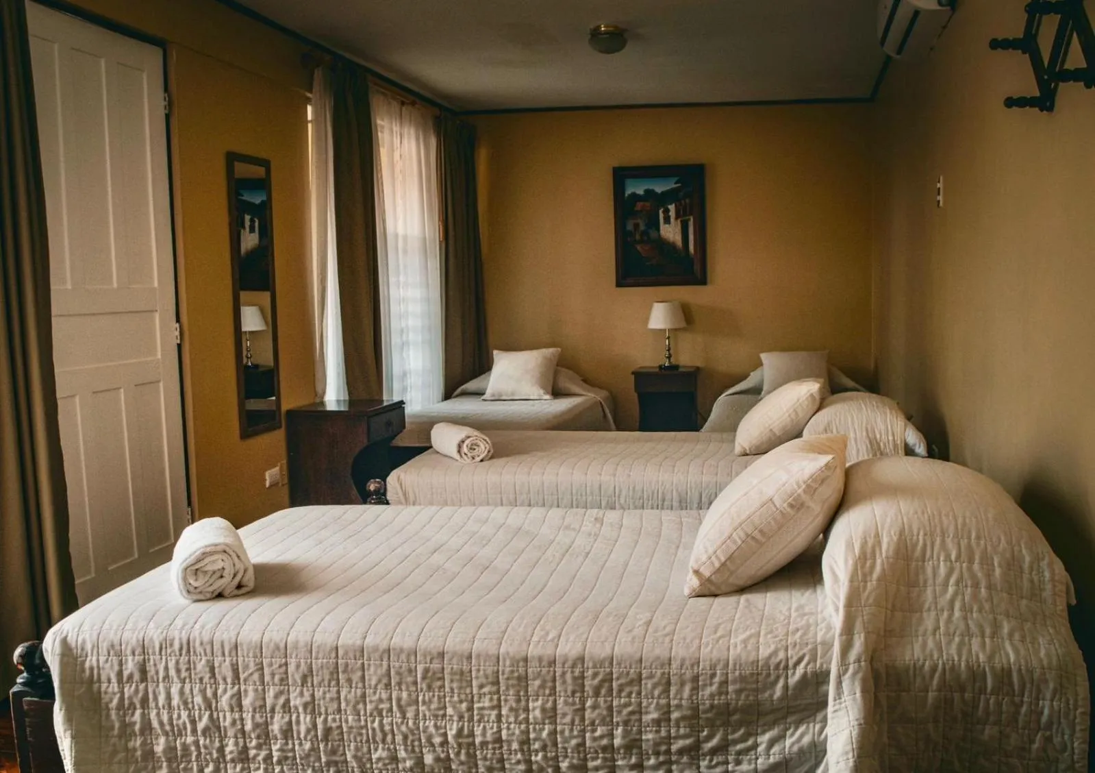 Photo of the whole room, Bed in Hotel 1915 INN & SUITES