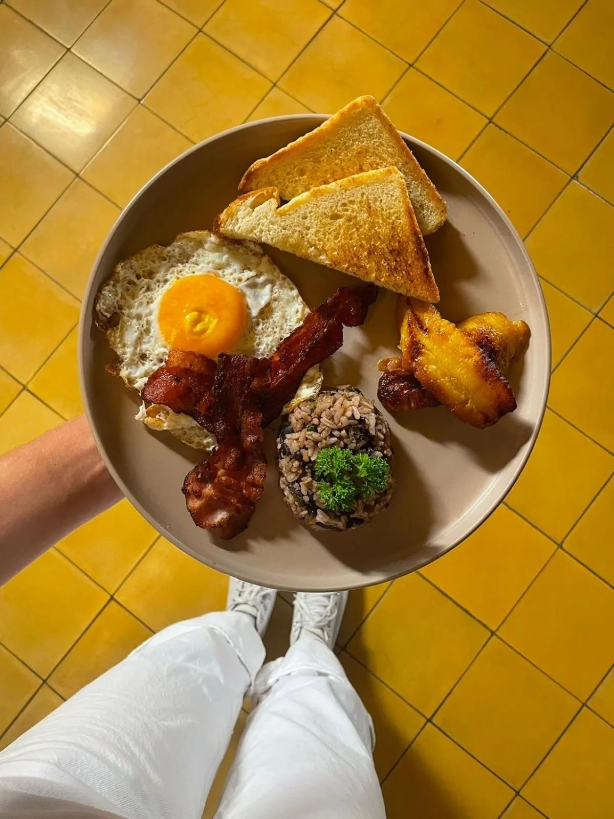 Breakfast in Hotel 1915 INN & SUITES